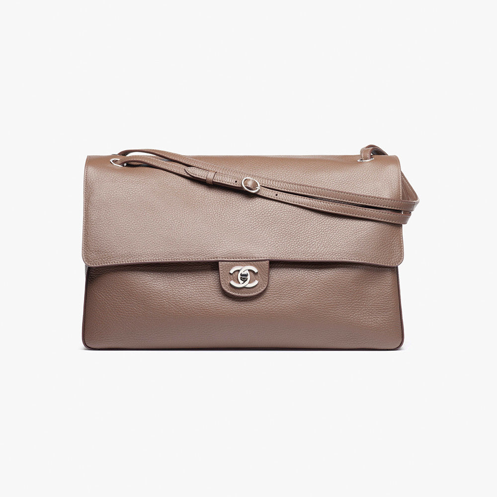 CHANEL Maxi Flapbag Grained Calfskin Silver Metal Light Brown #377491