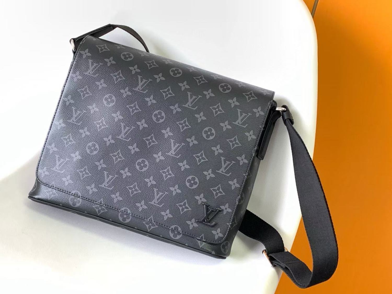 LOUIS VUITTON District Series Men's Blue-Grey with Black Monogram. Adjustable Shoulder Strap. Painted Single Shoulder/Crossbody Bag M44000/M44001 #81933L