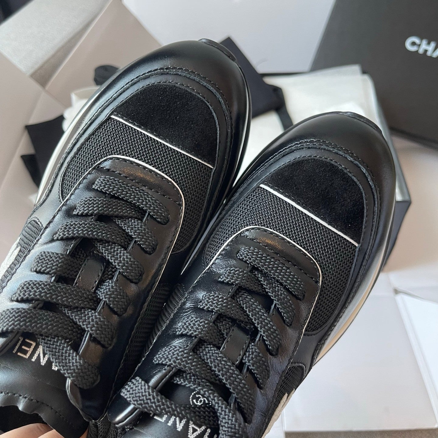 Chanel Sneakers Mixed Fibers Shiny Calfskin Suede Calfskin #335039