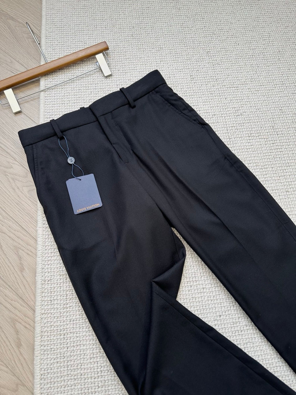 Louis Vuitton SS25 Men's Spring and Summer Solid Color Sheep Wool Straight Casual Pants #332664