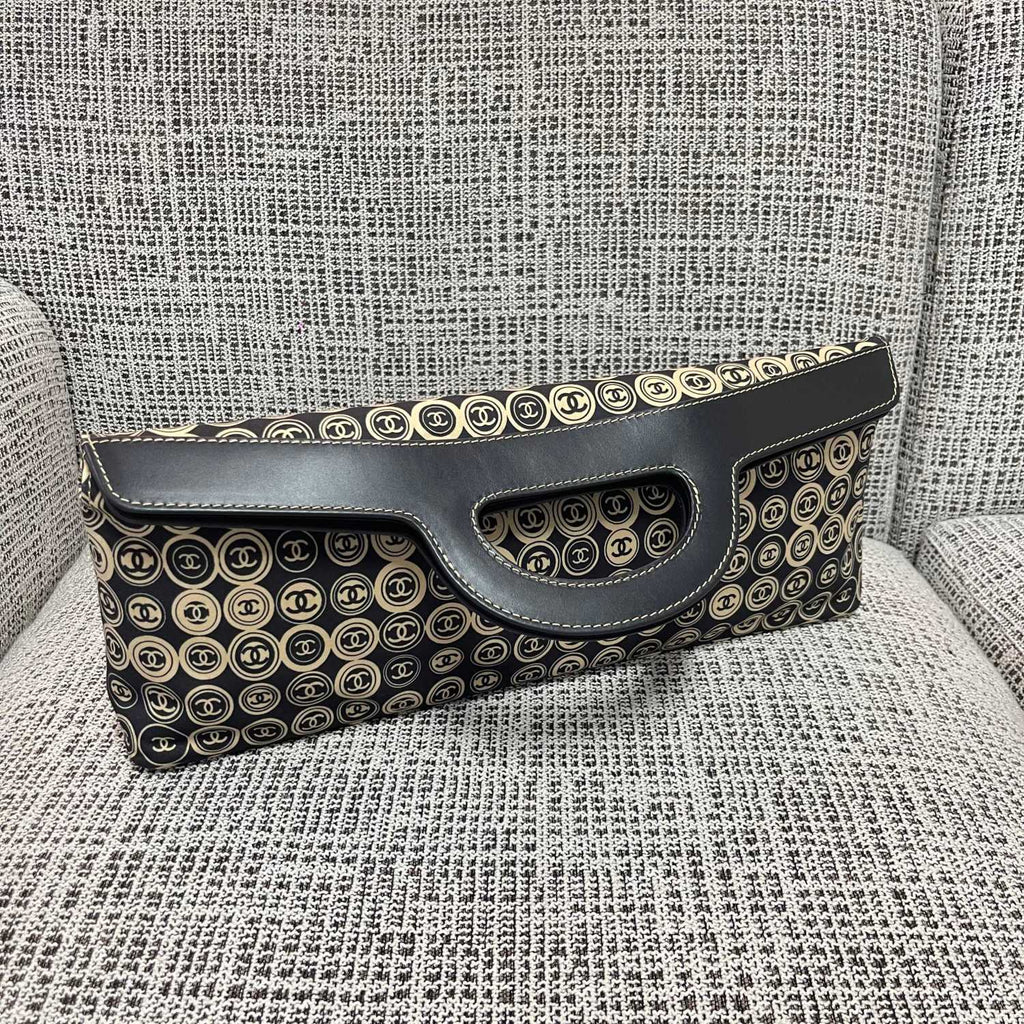 Chanel Women's Vintage Coin Clutch Bag Fashionable Luxurious Exquisite. Elegant Large Bag & Document Case Bags #81872A