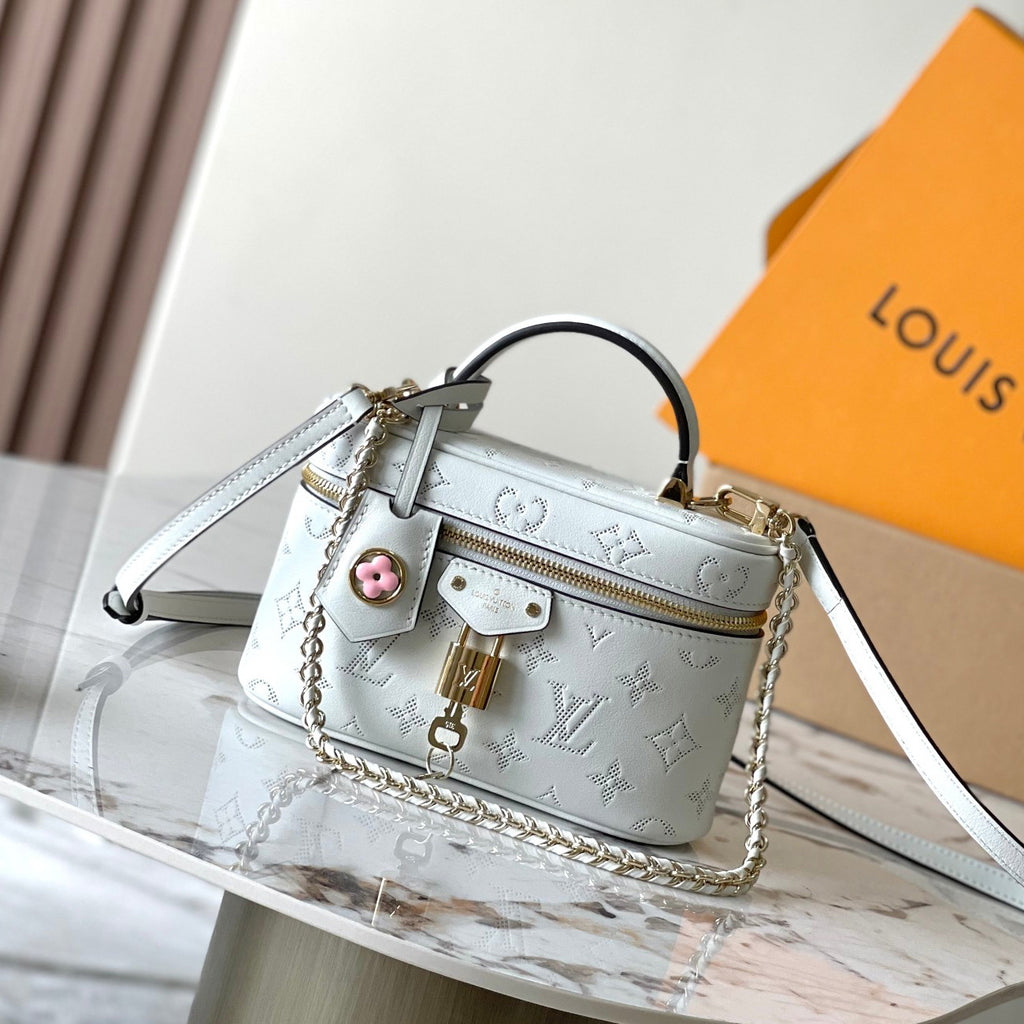 Louis Vuitton Vanity Pouch Flower Ring Women's Gray Monogrammed Pendant Zipper Closure Calfskin Gloves Cosmetic Bag Bags #76843