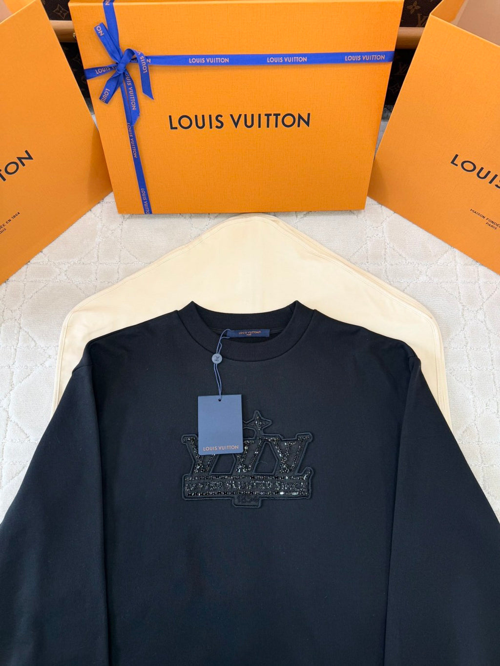 Louis Vuitton Men's Spring and Autumn Fixed Embroidery Printed Round Neck Cotton Long Sleeve Sweatshirt #75428