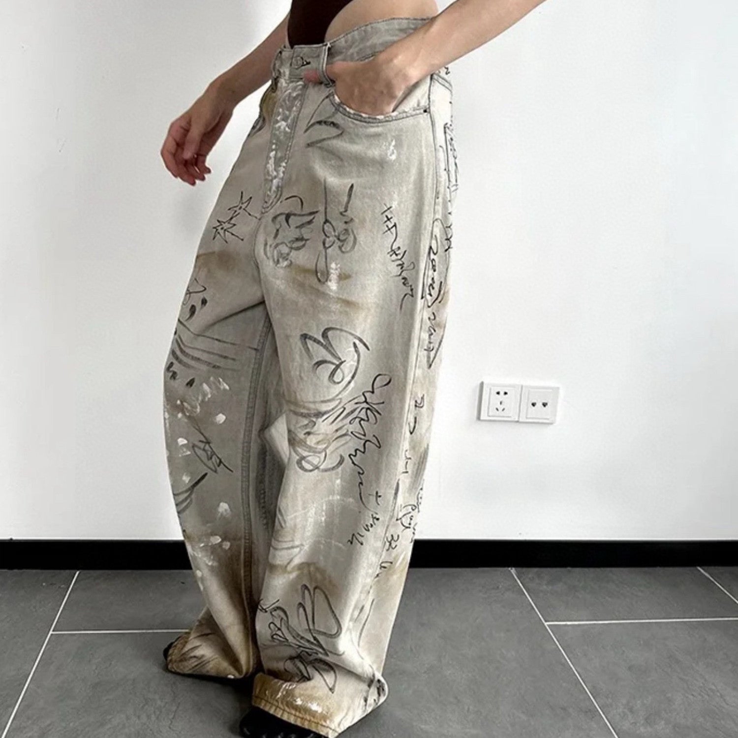 Balenciaga Men's Spring And Autumn Graffiti Retro Old Workwear Pants White Baggy Jeans High Street Fashion Straight Casual Pants Ngvp #1184
