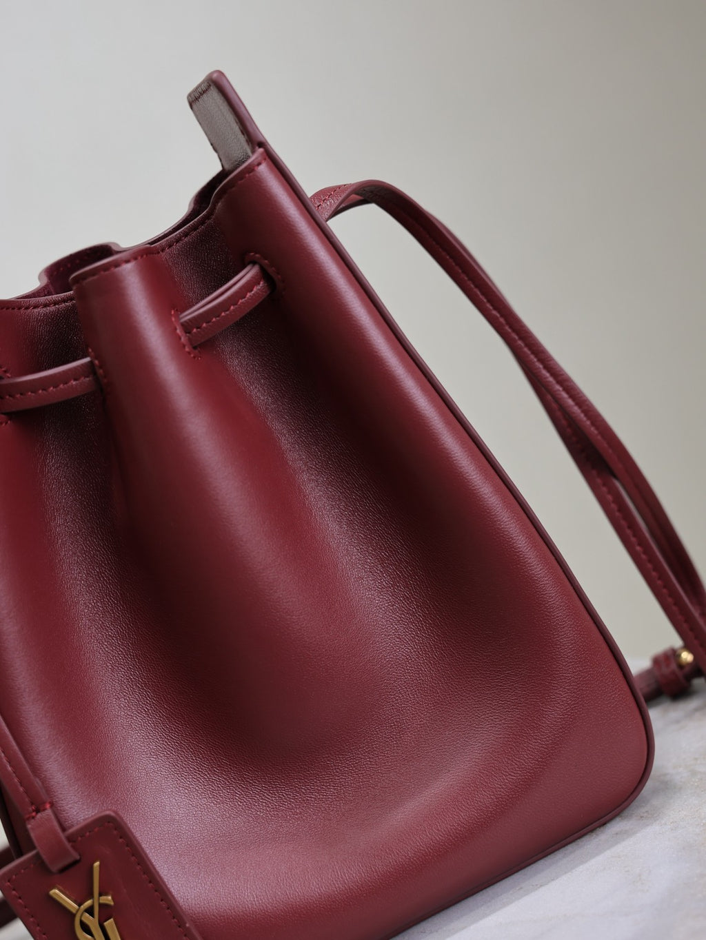 SAINT LAURENT Women's Solid Colour Adjustable Shoulder Strap Leather Drawstring Shoulder Bucket Bag Bags #76825