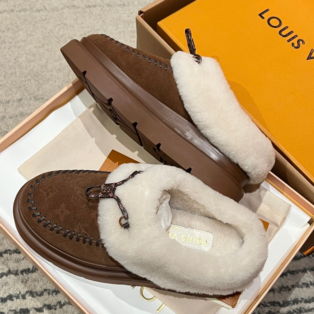 Louis Vuitton Women's SKI Cortina Closed Mule #333452