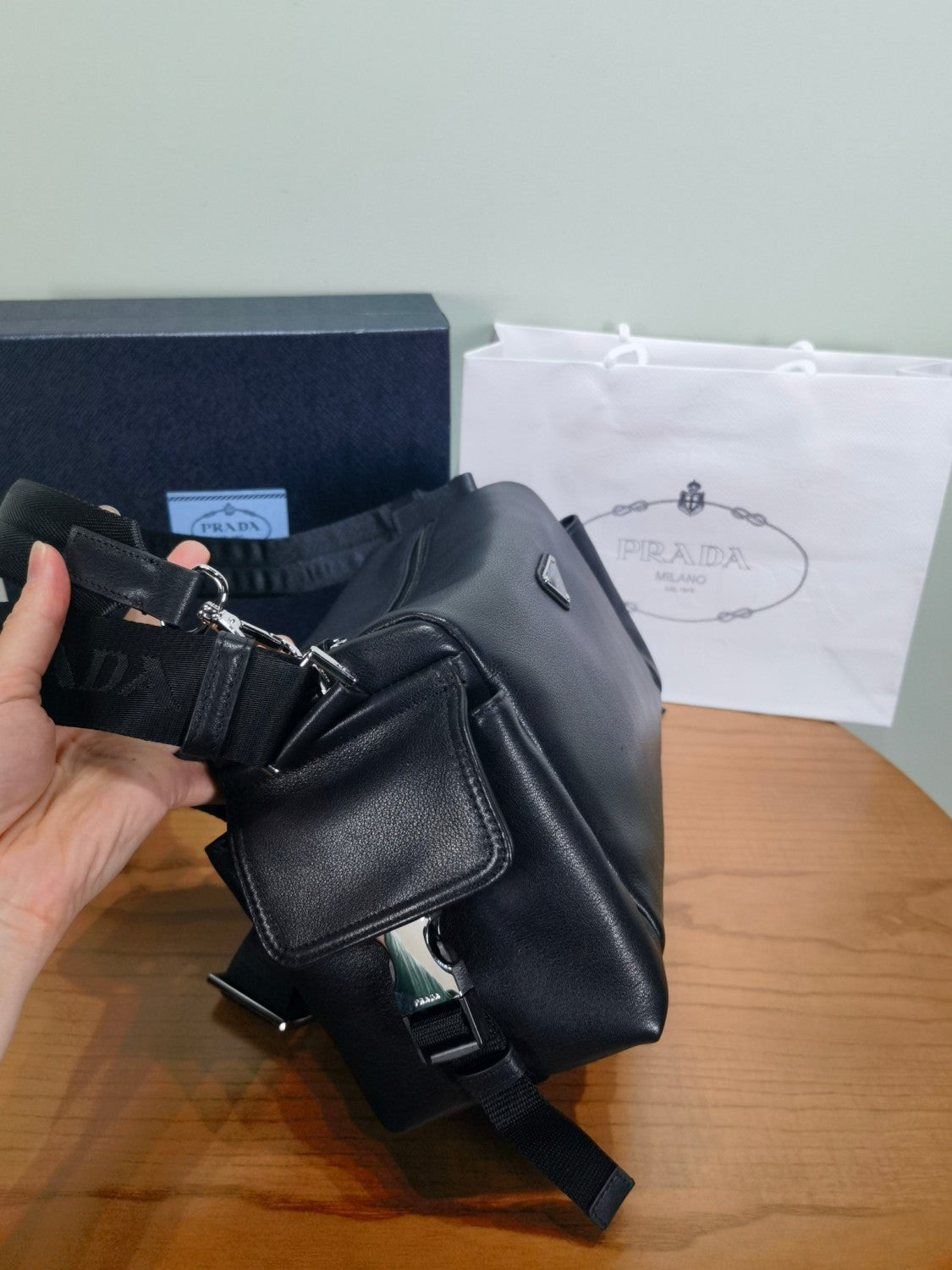 Prada Explore Re-nylon And Cowhide Leather Handbags New Messenger Bag Stylish Sporty Large-capacity Single-shoulder Crossbody Zipped Explore Bags 2VH206_2DW3_V_OOO #82927A