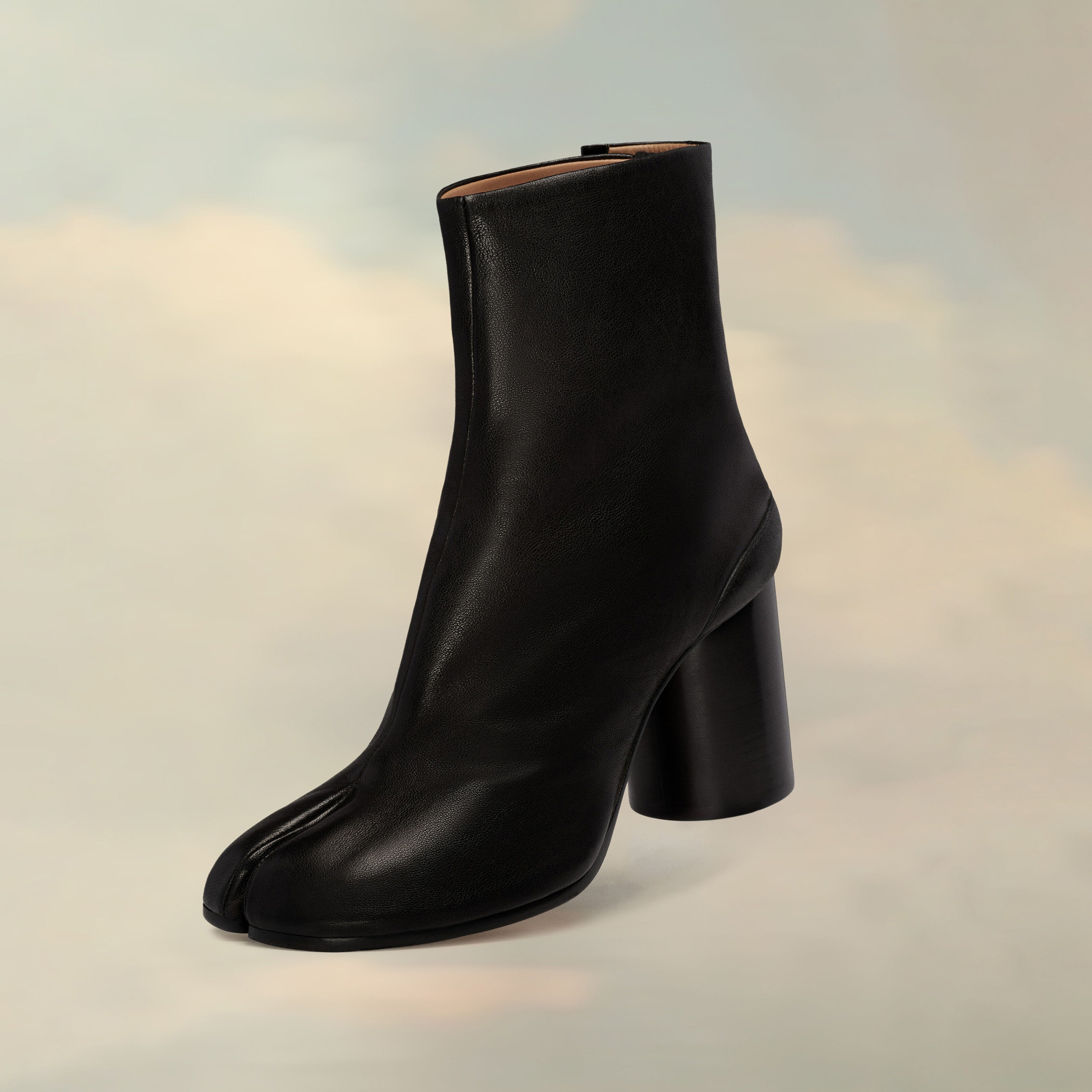 Maison Margiela Women's Fall/Winter Casual Fashion Round Toe Leather Solid Color Chunky Heel Split Toe Ankle Boots Shoes #78645
