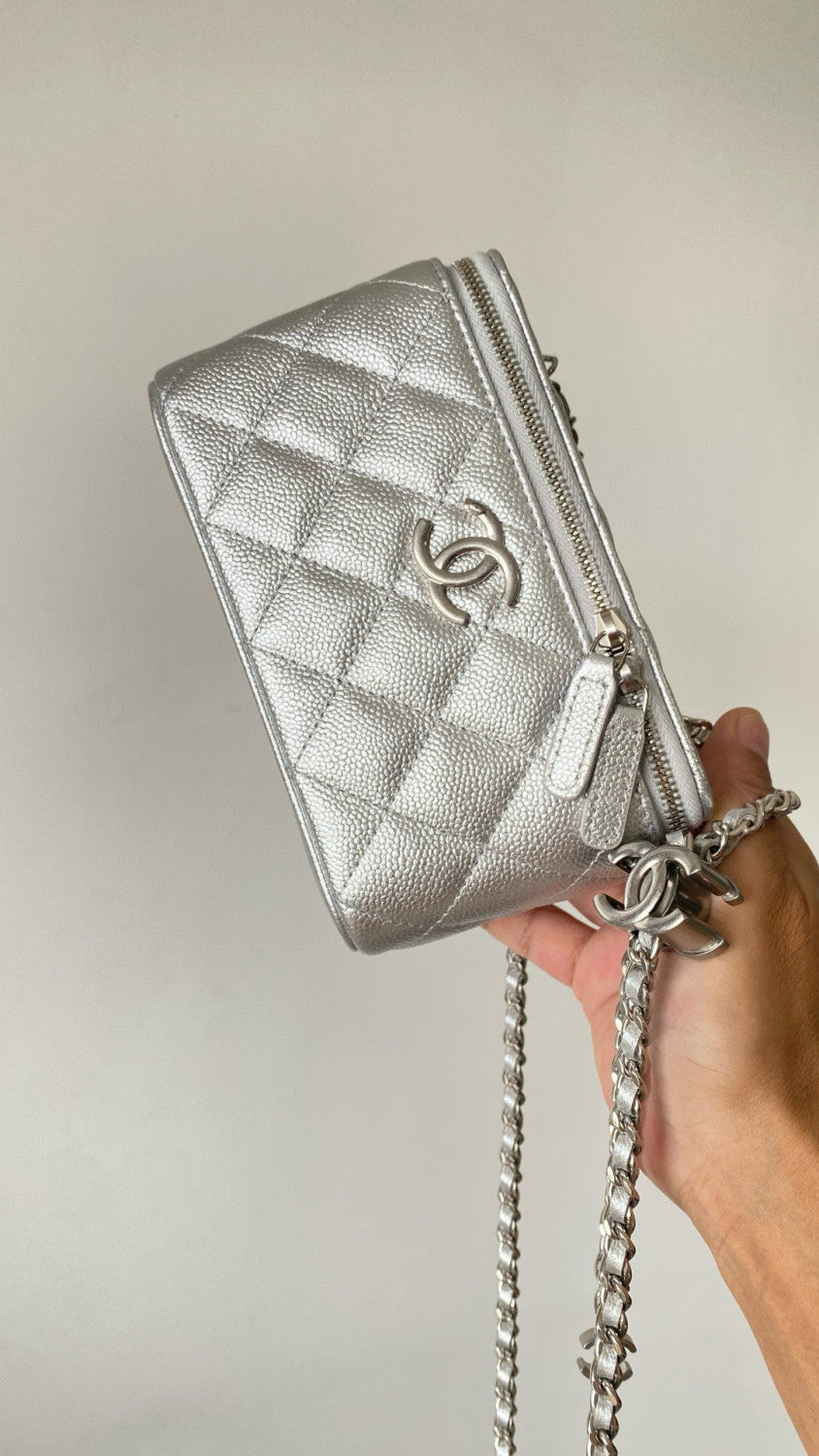 Chanel Women's Retro Vanity Series Solid Color Double C Adjustable Buckle Plaid Leather Shoulder Crossbody Casual Cosmetic Bag Bags #77857
