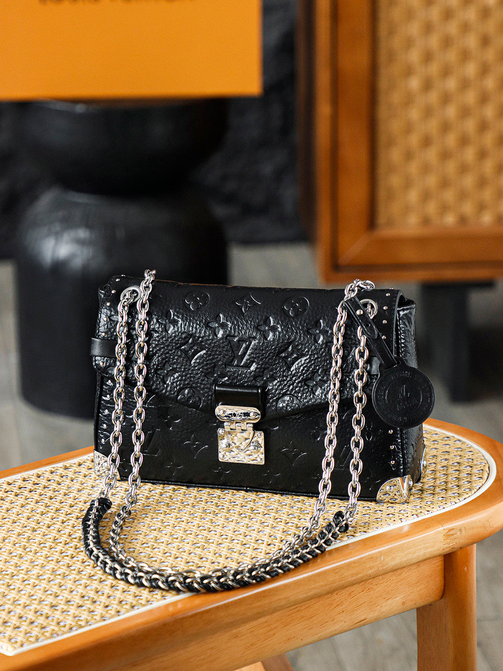 LOUIS VUITTON Trunkie Fashion Leather Handbags #382629