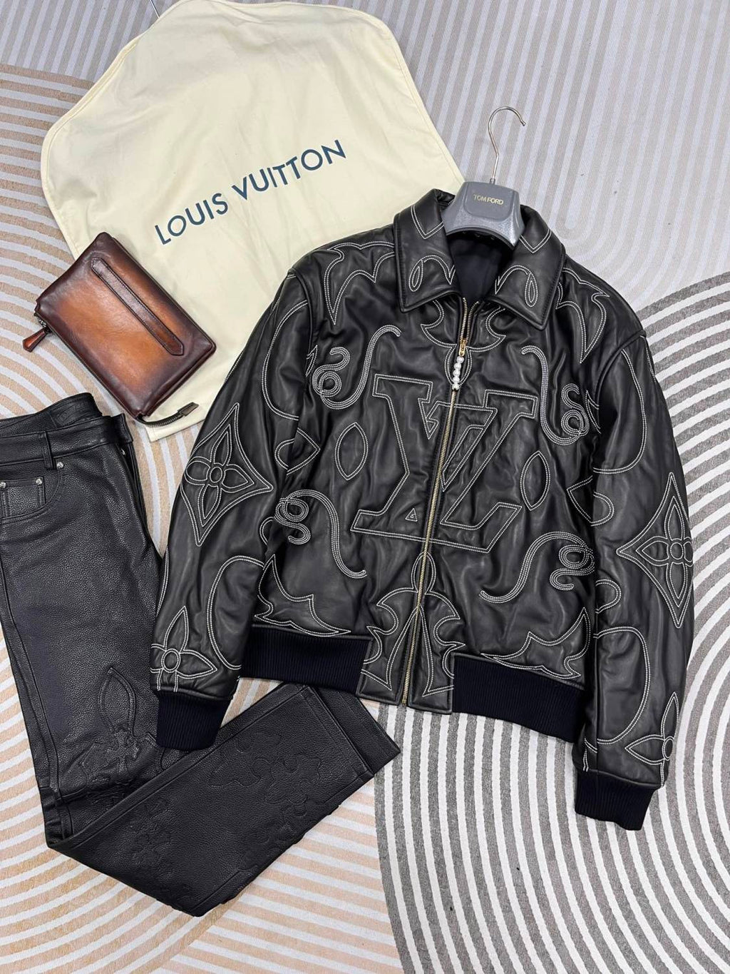 Louis Vuitton Men's Fall And Winter Black Full Print Pattern Lapel Zipper Long Sleeve Jacket #73431