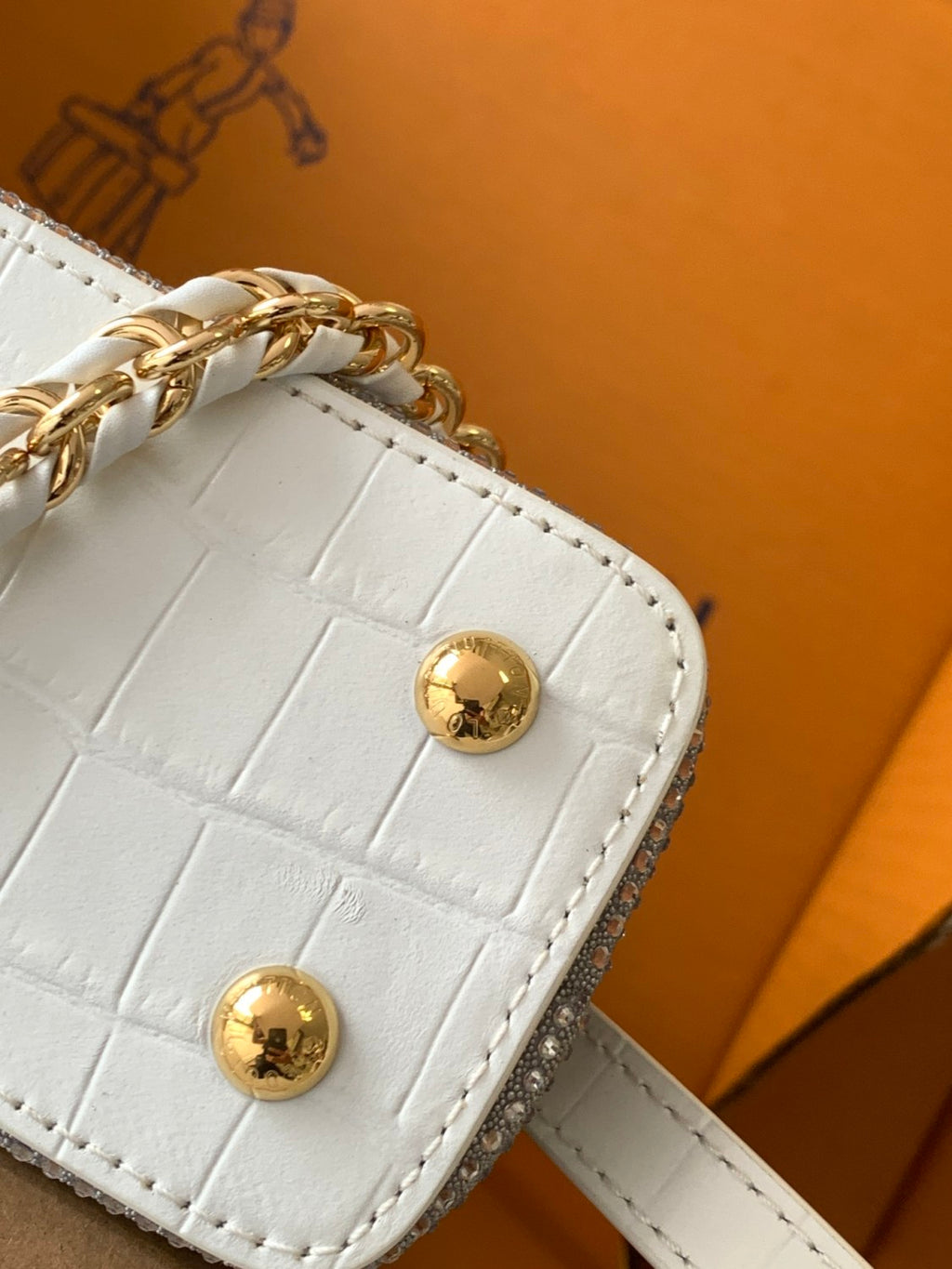 Louis Vuitton Women's Fashion Classic Crocodile Patterned Handbag With Hand Embedded Diamond Logo Letter Badge Dual-strap Tote Crossbody Bag Shoulder White Bag Bags #79287
