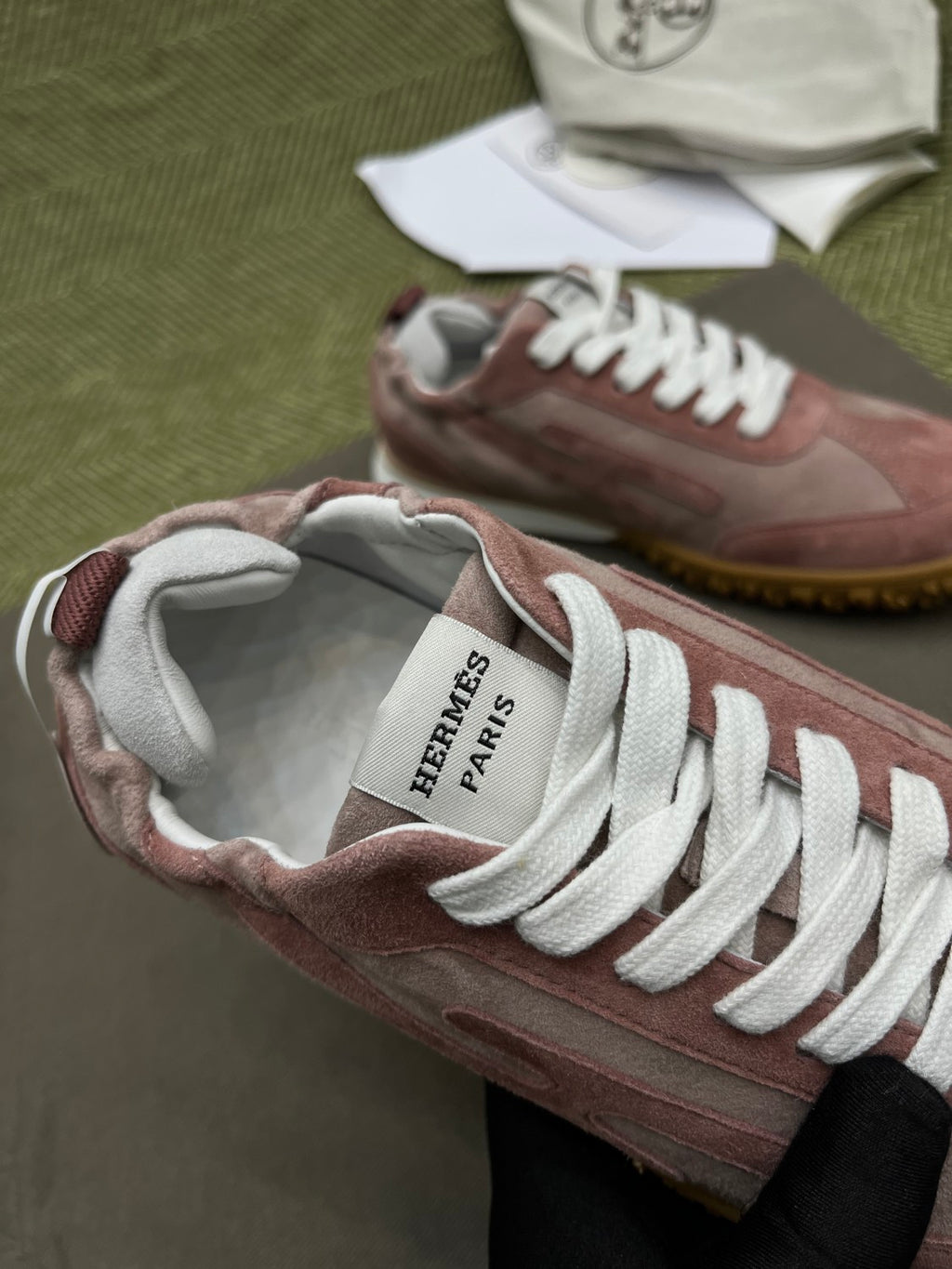 Hermes Women's Four Seasons Low Round Toe Lace Up Casual Shoes Solid Color Leather Jet Sneakers #81318