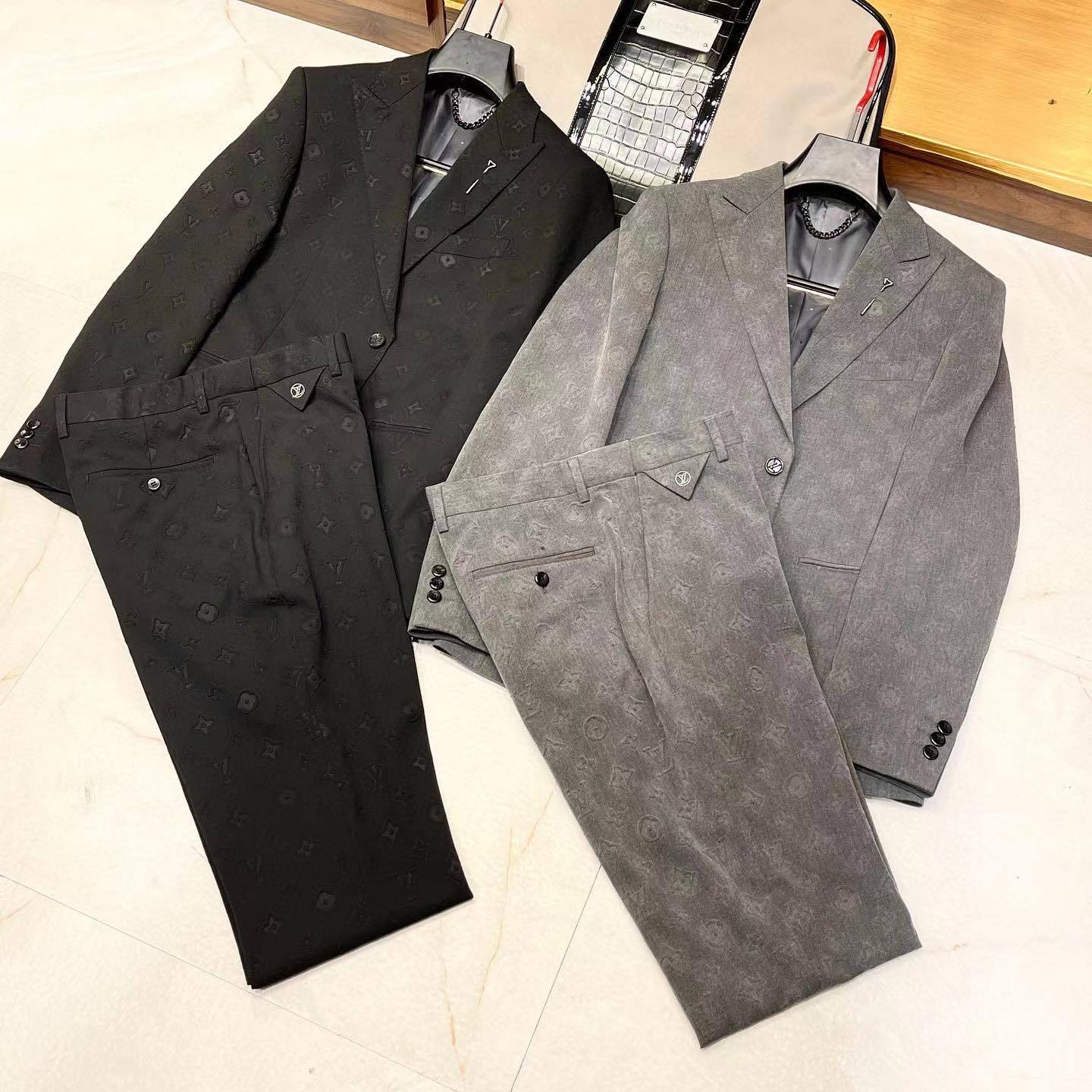Louis Vuitton Men's Suit Jacket Long Pants Professional Dress Set #6468
