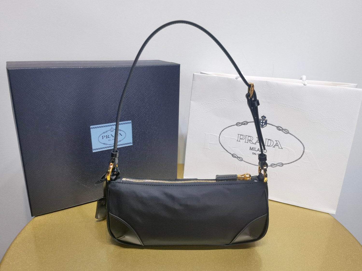 Prada Re-Edition 2002 Women's Solid Color Re-Nylon And Brushed Leather Shoulder Bag Bags #77949