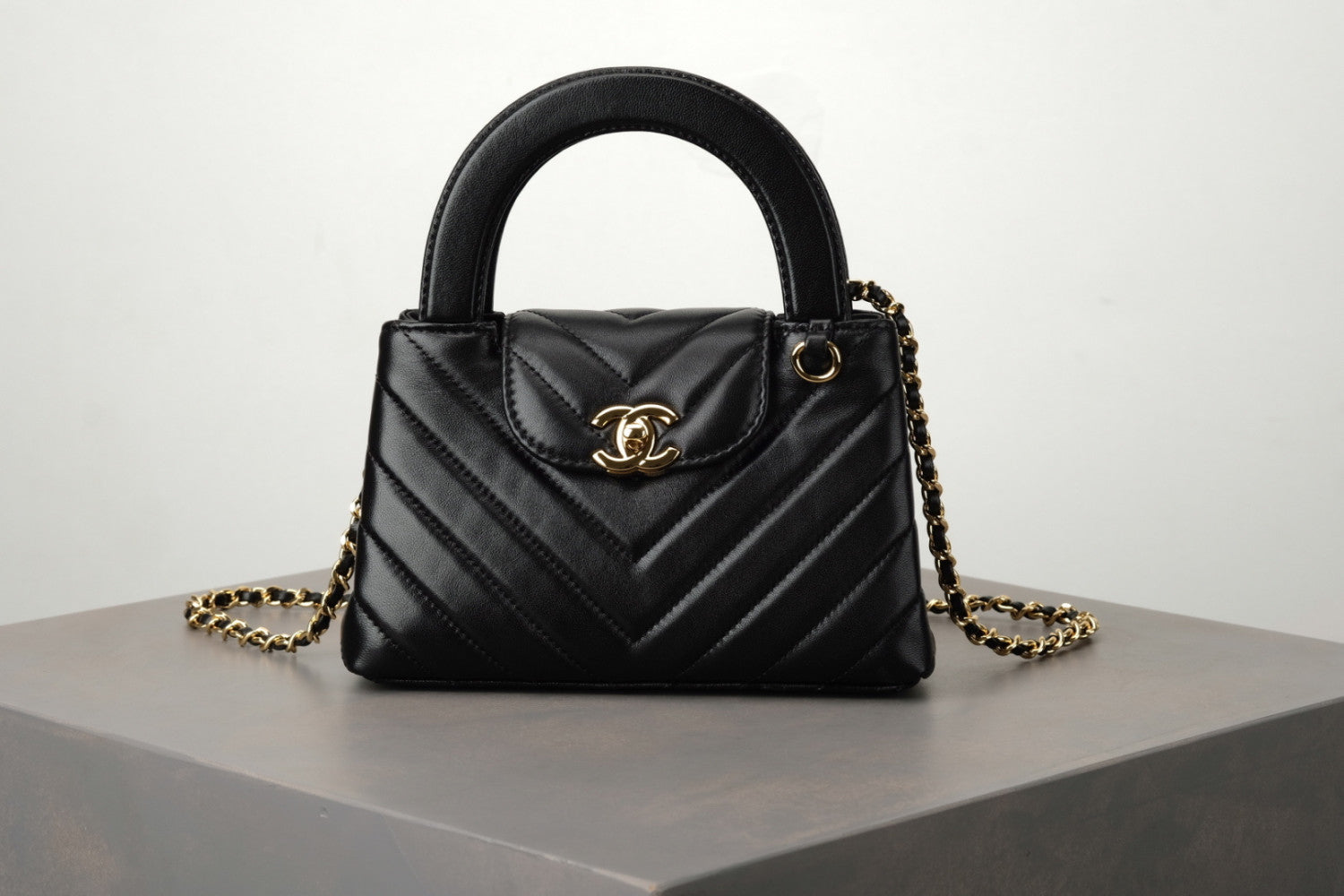 Chanel Product-flag-2026 Spring/summer Mini Tote Bag V-line Kelly Black & Gold Clutch Stylish Sophisticated And Elegant Checkered Flap Bag Bags #196781