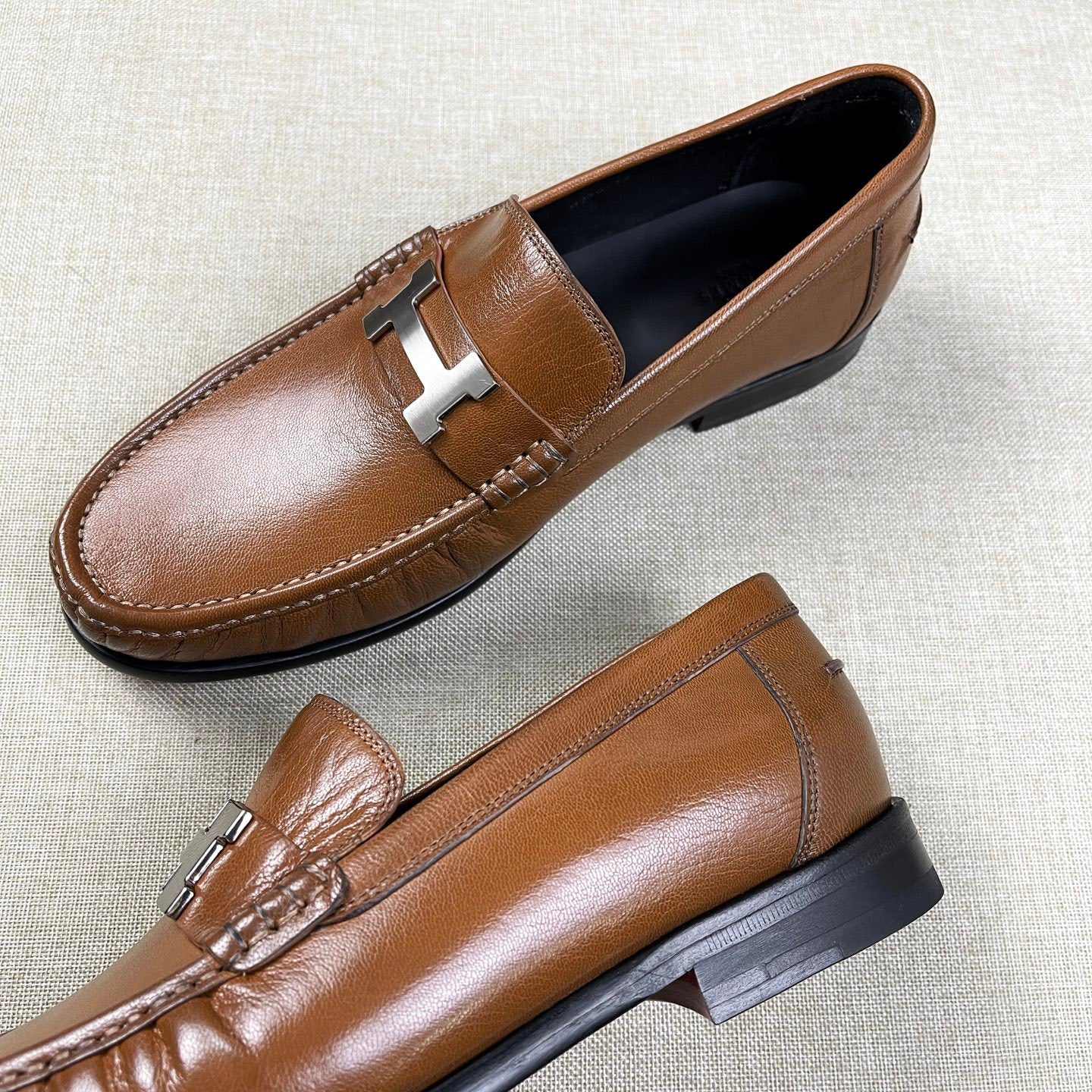 Hermes Men's Fall/Winter Fashion Classic Solid Color Leather Round Toe Slip On Logo Low Top Flat Leather Shoes #78922