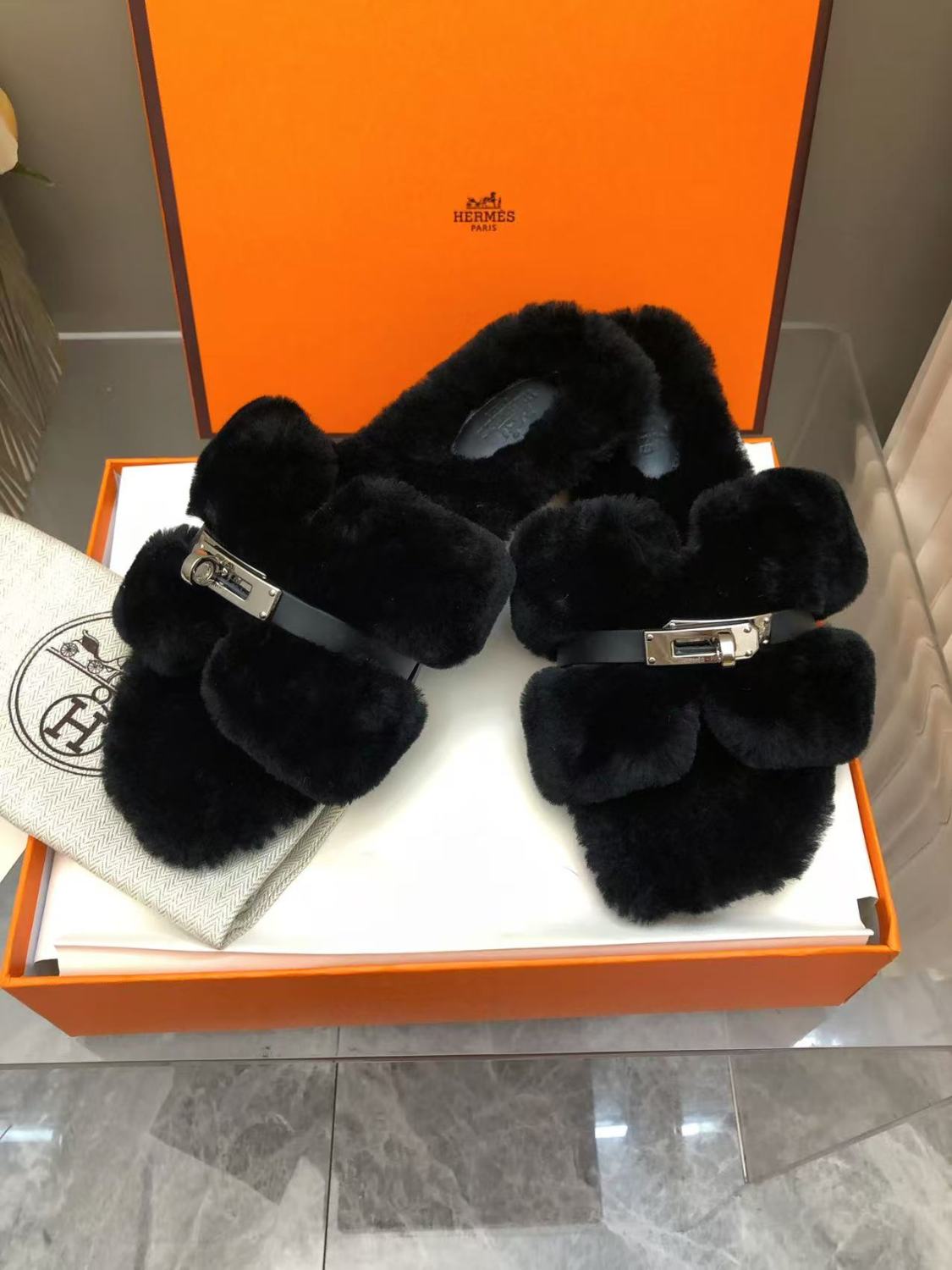 Hermes Women's Spring. Summer. And Fall Solid Color Wool And Leather Slip-On Flat Casual Shoes #81516