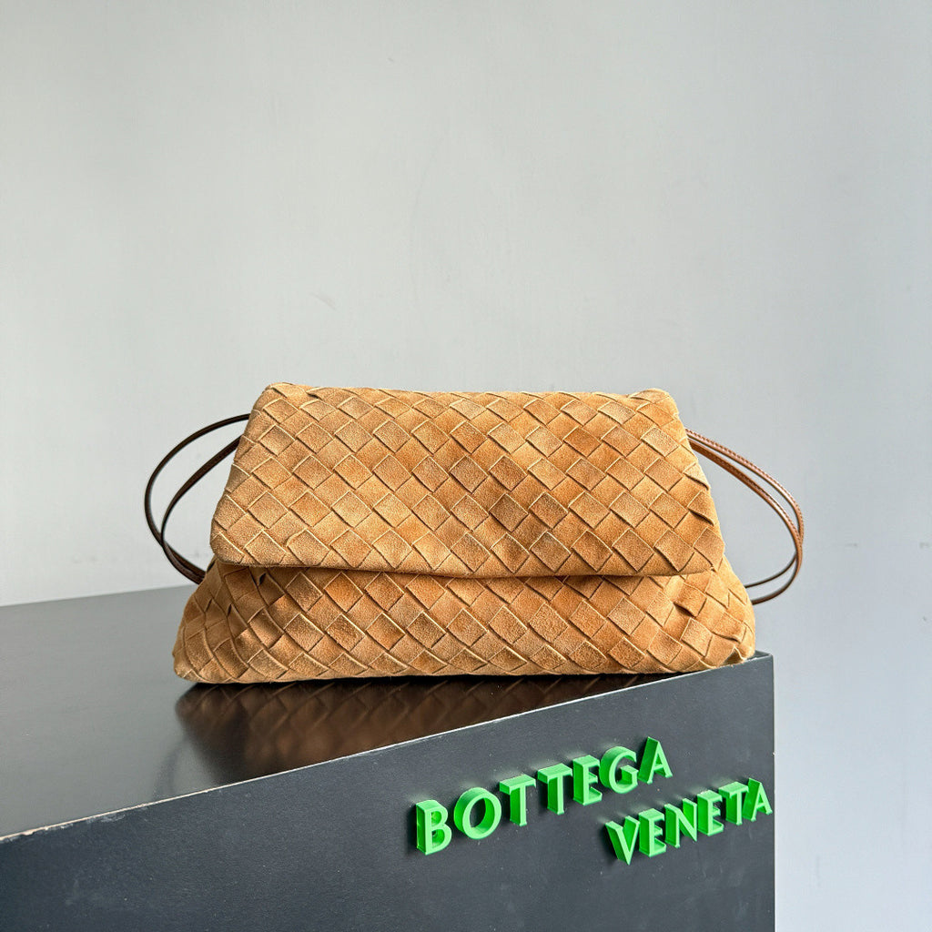 Bottega Veneta Dustbag Giorno Woven Suede Handbag With Drawstring And Clamshell Design Fashionable Elegant And Exquisite Clutch Bag Bags #195310