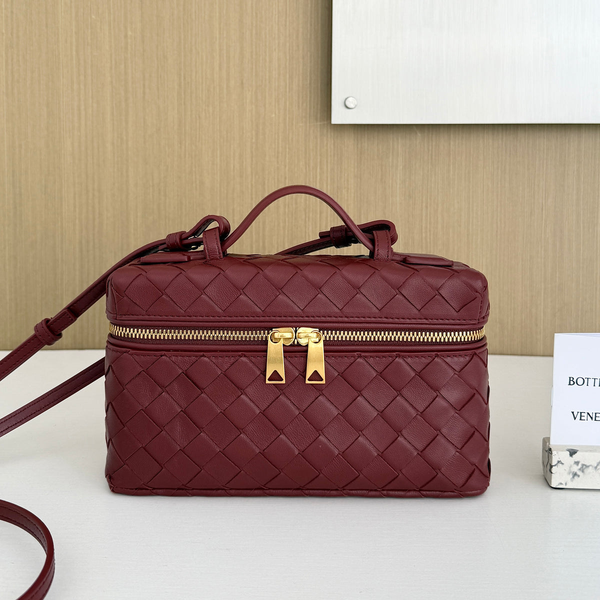 Bottega Veneta Bang Bang Women's Gold Accessories Zipper Closure Solid Color Calfskin Shoulder Crossbody Handbag Bag Bags #76533