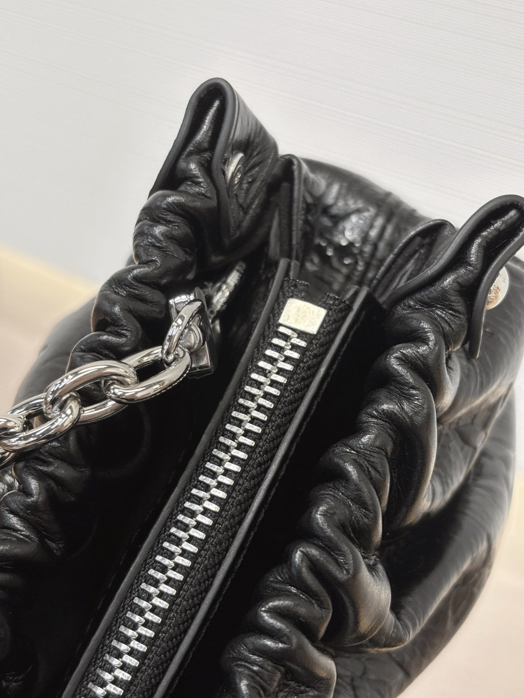 Louis Vuitton Pochette Sling PM H27 Women Handbags Trendy Black And Silver Chain Clutch Bag Bags #82425A