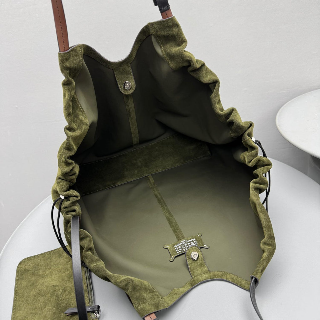Maison Margiela Drawstring Shopping Bag Large-Capacity Slant-Cross Green Bag Fashionable. Trendy Casual Retro Bag #82584A