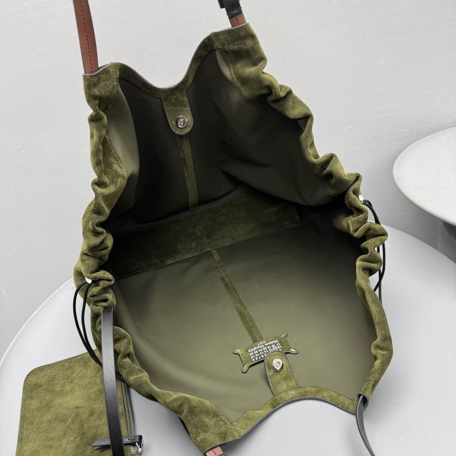 Maison Margiela Drawstring Shopping Bag Large-Capacity Slant-Cross Green Bag Fashionable. Trendy Casual Retro Bag #82584A