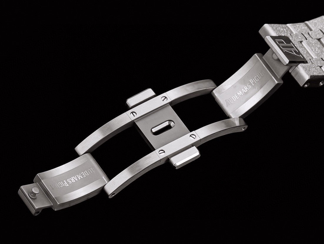 Audemars Piguet Men's Steel Strap Mechanical Watch #96637
