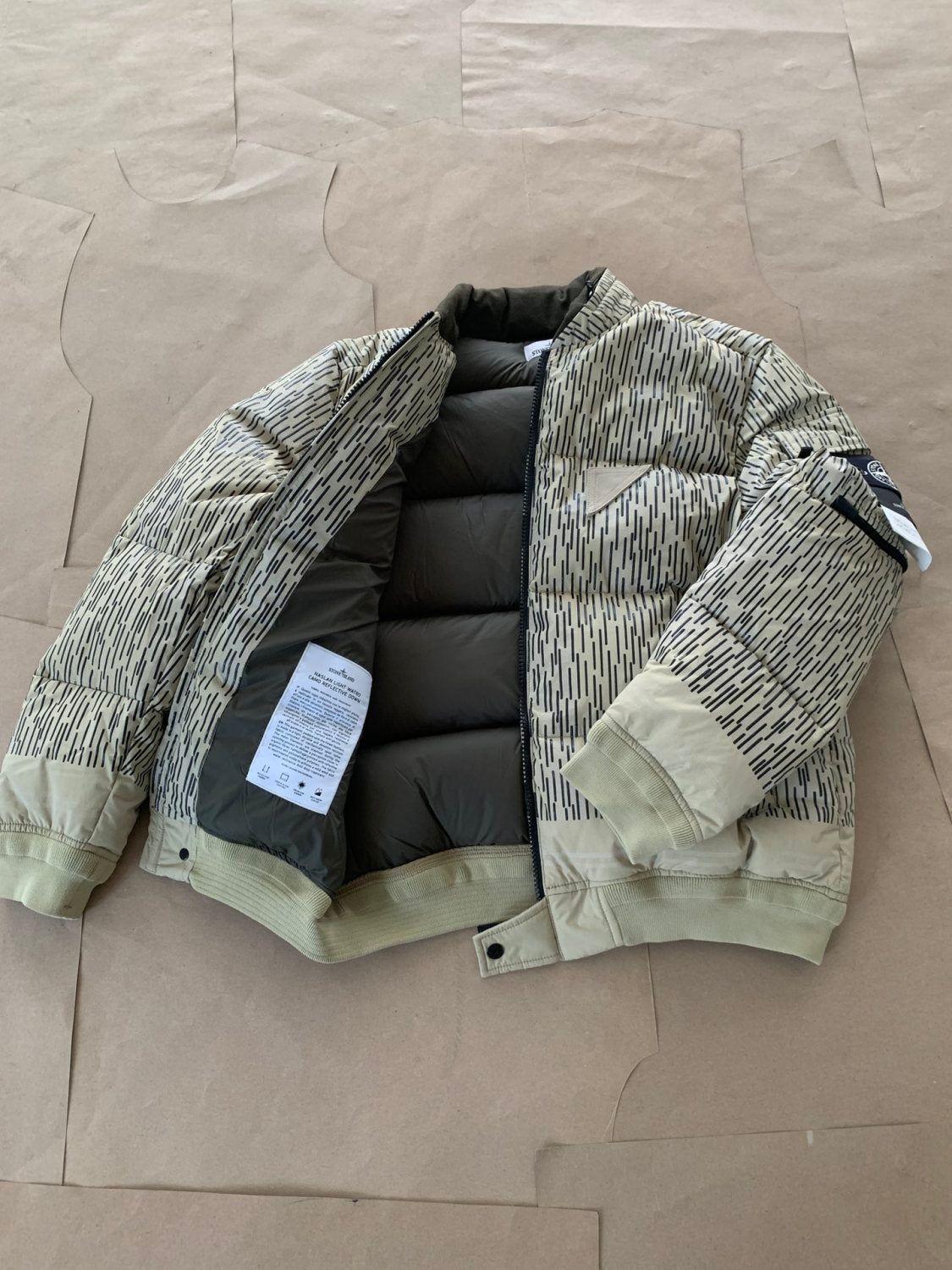 Stone Island Men's Winter Camo Glow-in-the-Dark Striped Solid Color Stand Collar Long Sleeve Zipper Down Jacket #81752