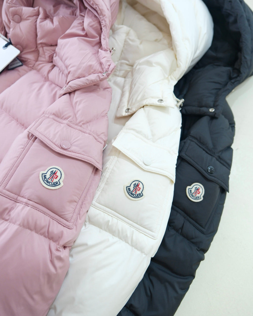 Moncler Vezere Maya 70 Winter Short Women's and Men's Down Jacket #333128