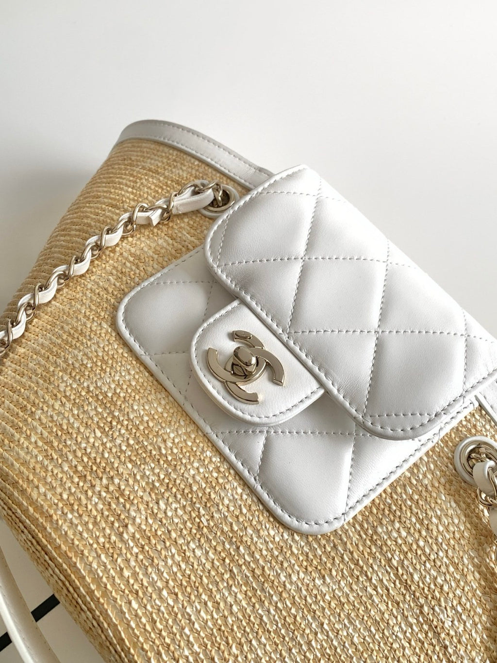 Chanel 26C Straw Basket Bag Lafite Grass White Leather Spliced Tote Bag # 371396