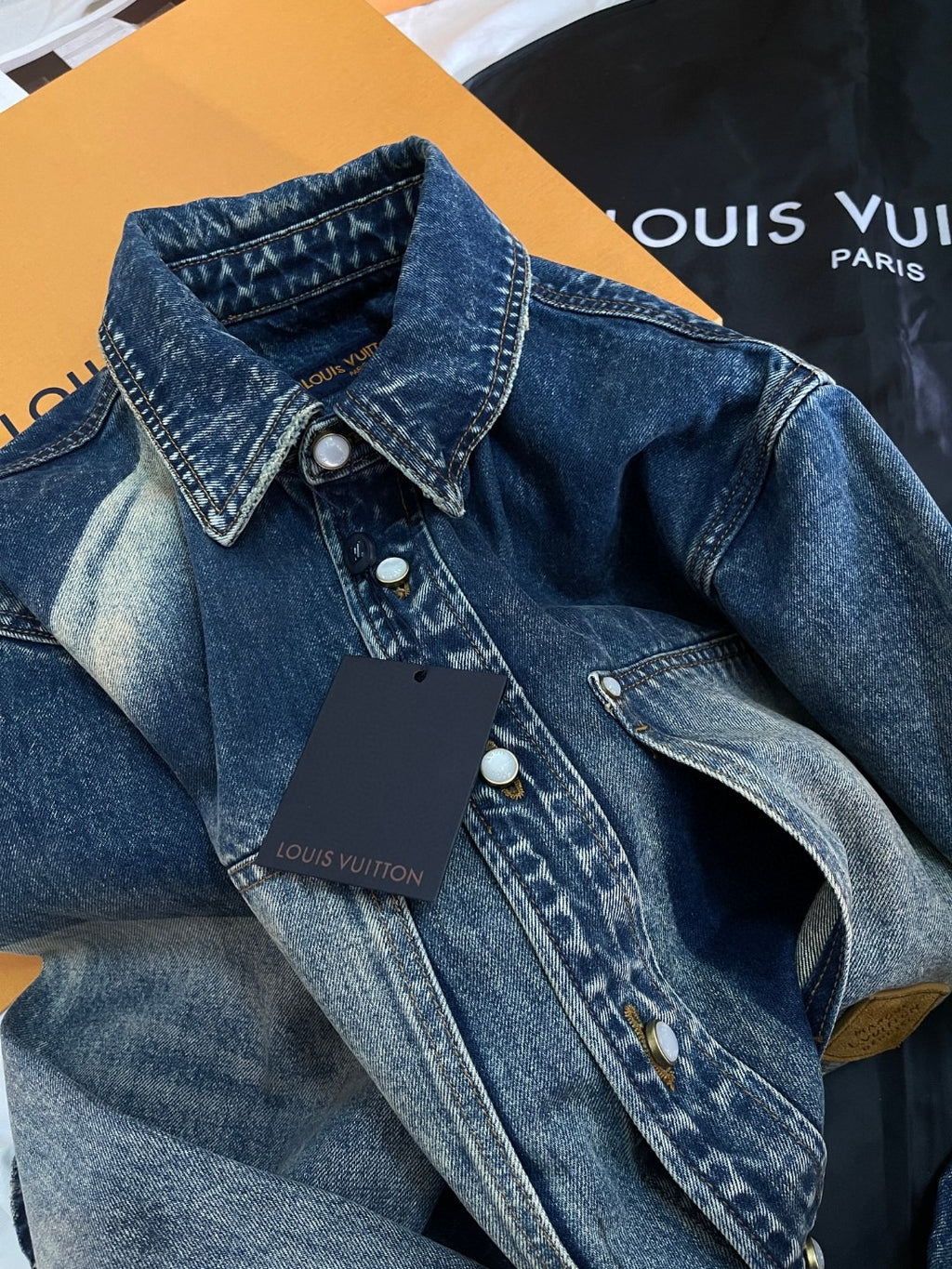 Louis Vuitton Men's Spring And Fall Blue Logo Badge Lapel Single Breasted Gradient Long Sleeved Shirt Jacket #75392