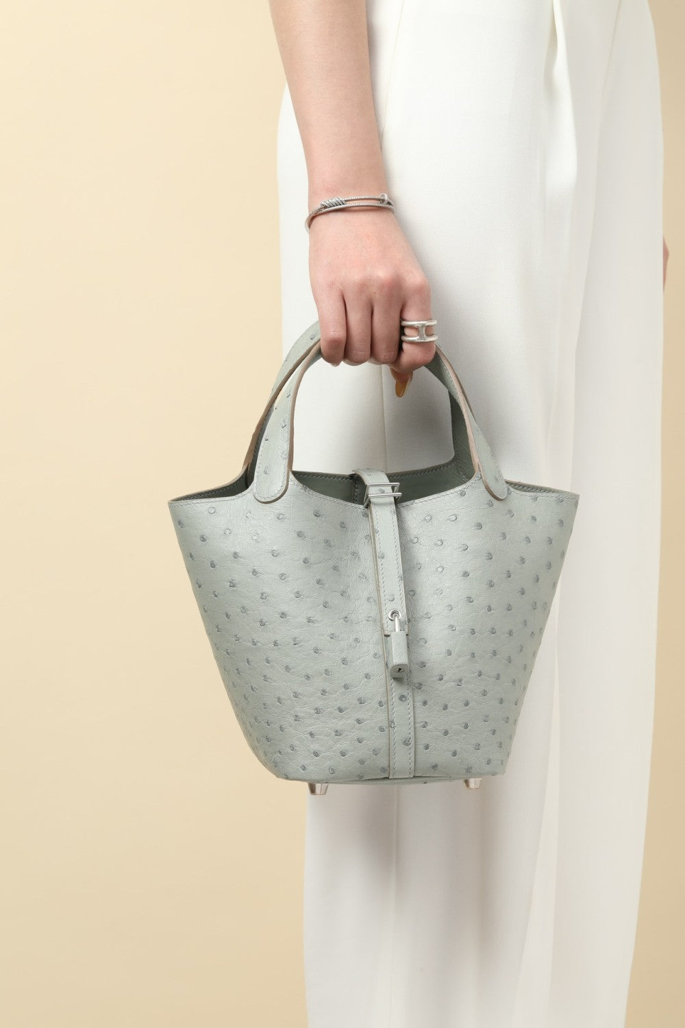 Hermes Picotin Lock CL18 Silver Buckle Ostrich Leather 80 Pearl Gray Cabbage Basket Bucket Bag Tote Women's Elegant Banquet Bags Ngvp #2431