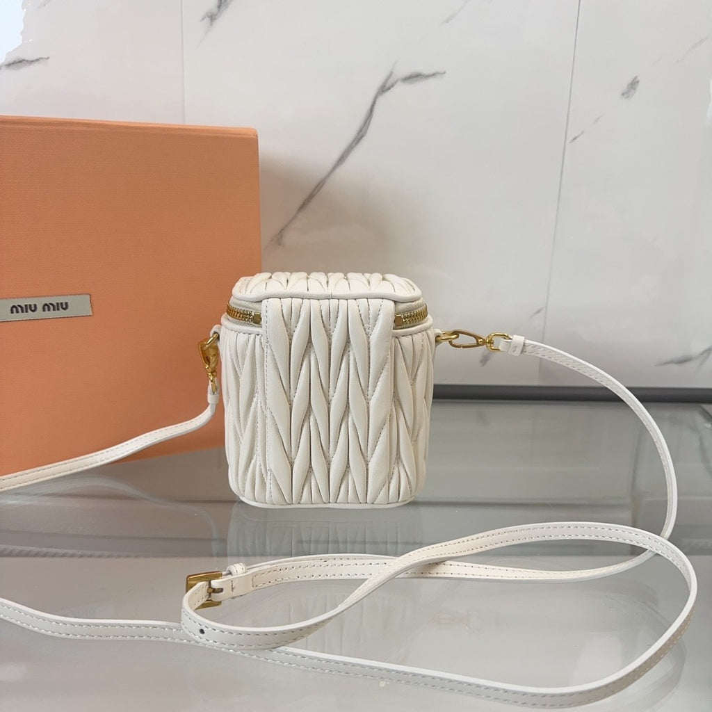 Miumiu Matelassé Women's Solid Colour Soft Sheep Leather Ultra Mini Handbag Shoulder Crossbody Bag Bags #76617