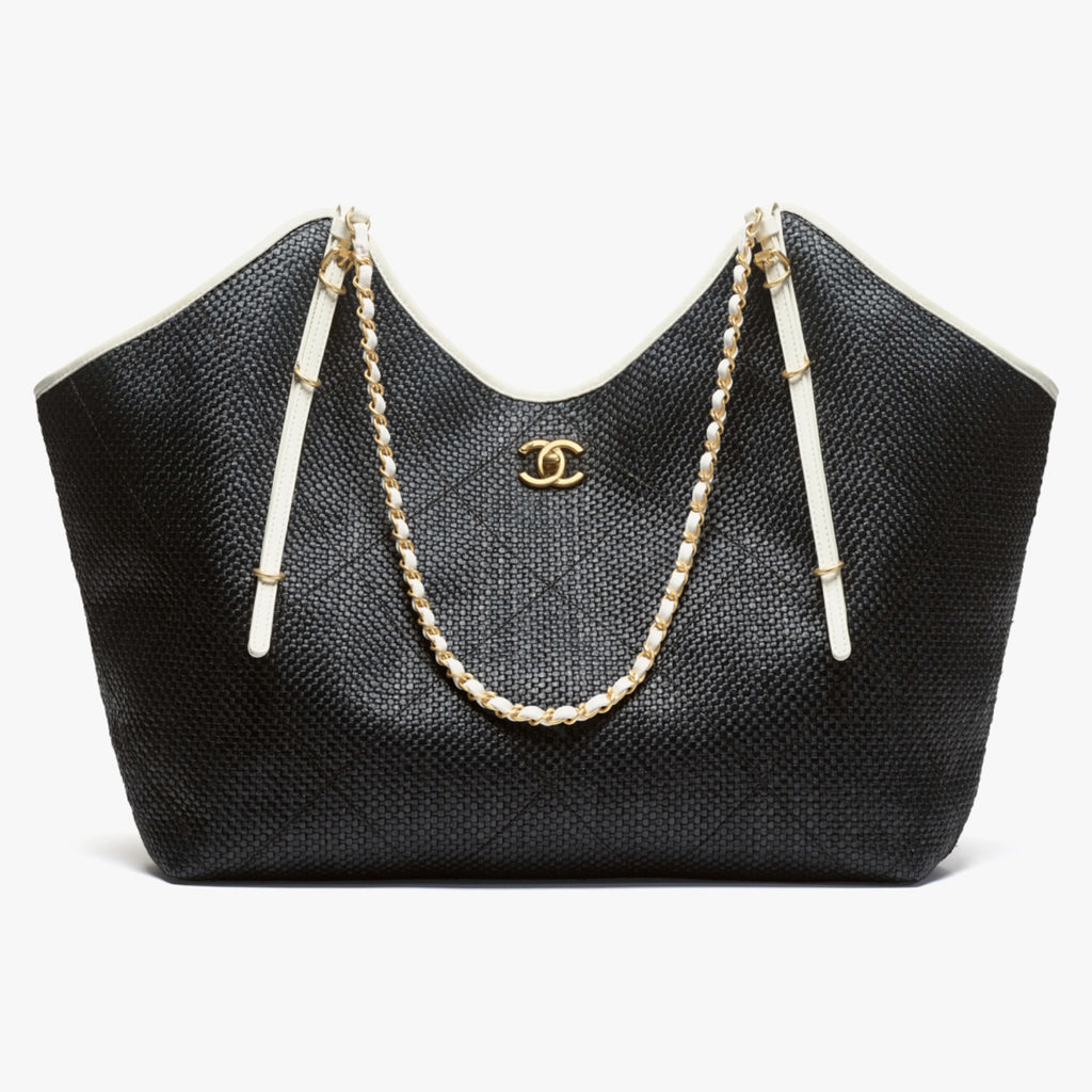 Chanel 26 Early Spring Resort Collection MAXI Tote Bag Gold Metallic Accents Tri-Color Fashion Statement Elegant and Refined Handheld Spacious Tote Bags #194915