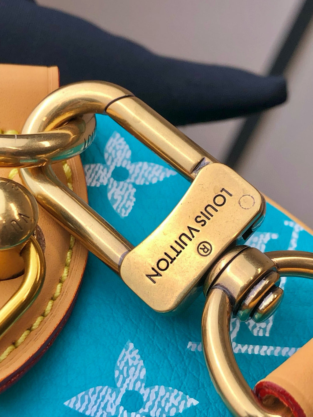 Louis Vuitton Women's Fashion Classic Lake Blue Logo Zipper Closure Leather Shoulder Bag Handbags In Small Medium And Large Sizes Crossbody Bag Bags #78664