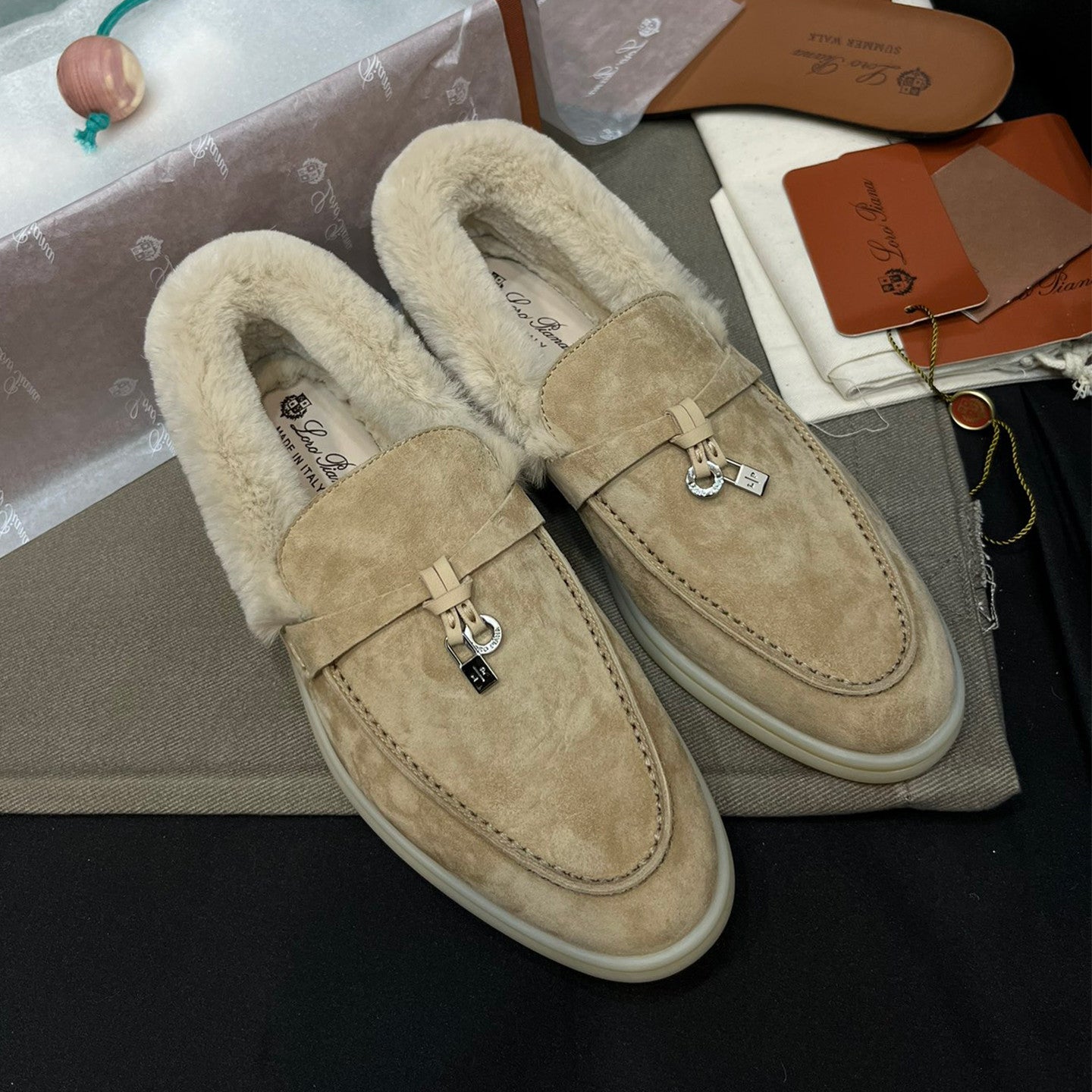 Loro Piana Women's Summer Charms Walk Moccasin Shoes Spring/Summer/Fall Solid-Color Beaver Fur Round-Toe Loafers Casual Shoes #81598