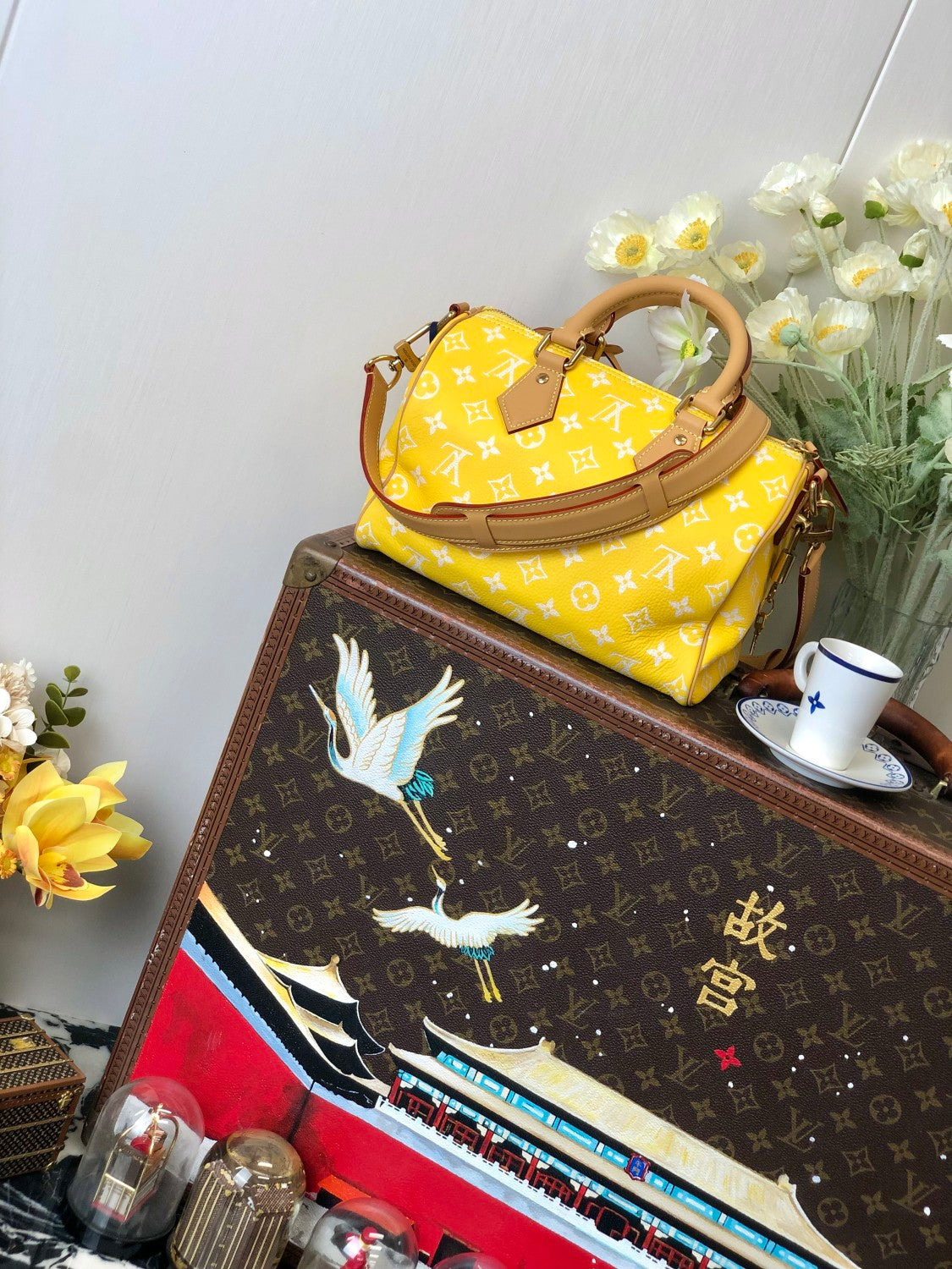 Louis Vuitton Women's Fashion Classic Yellow Logo Zipper Closure Leather Shoulder Bag Handbags In Small Medium And Large Sizes Crossbody Bag Bags #78662