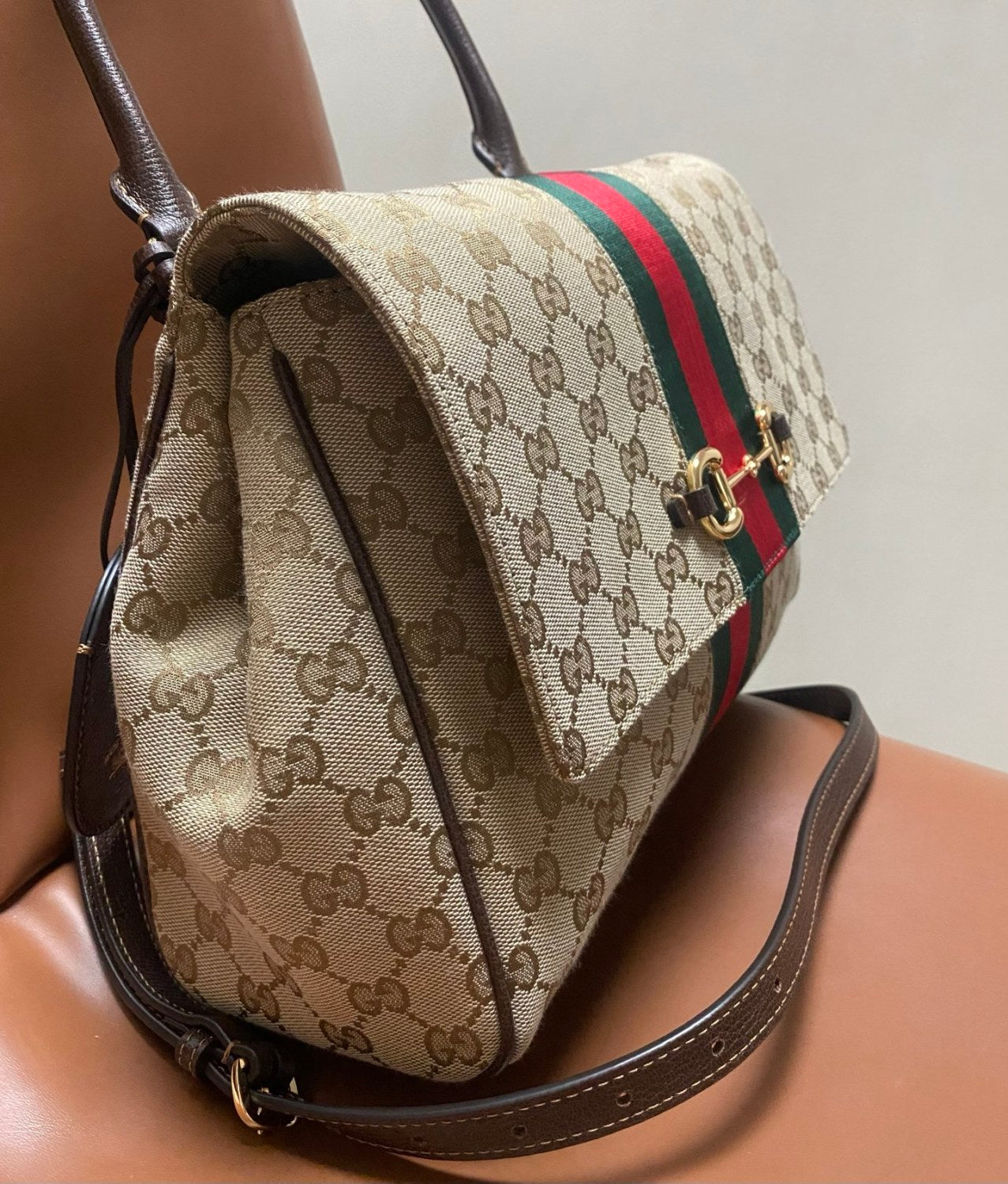 GUCCI Paparazzo Medium Top Handle Bag Leather #383705