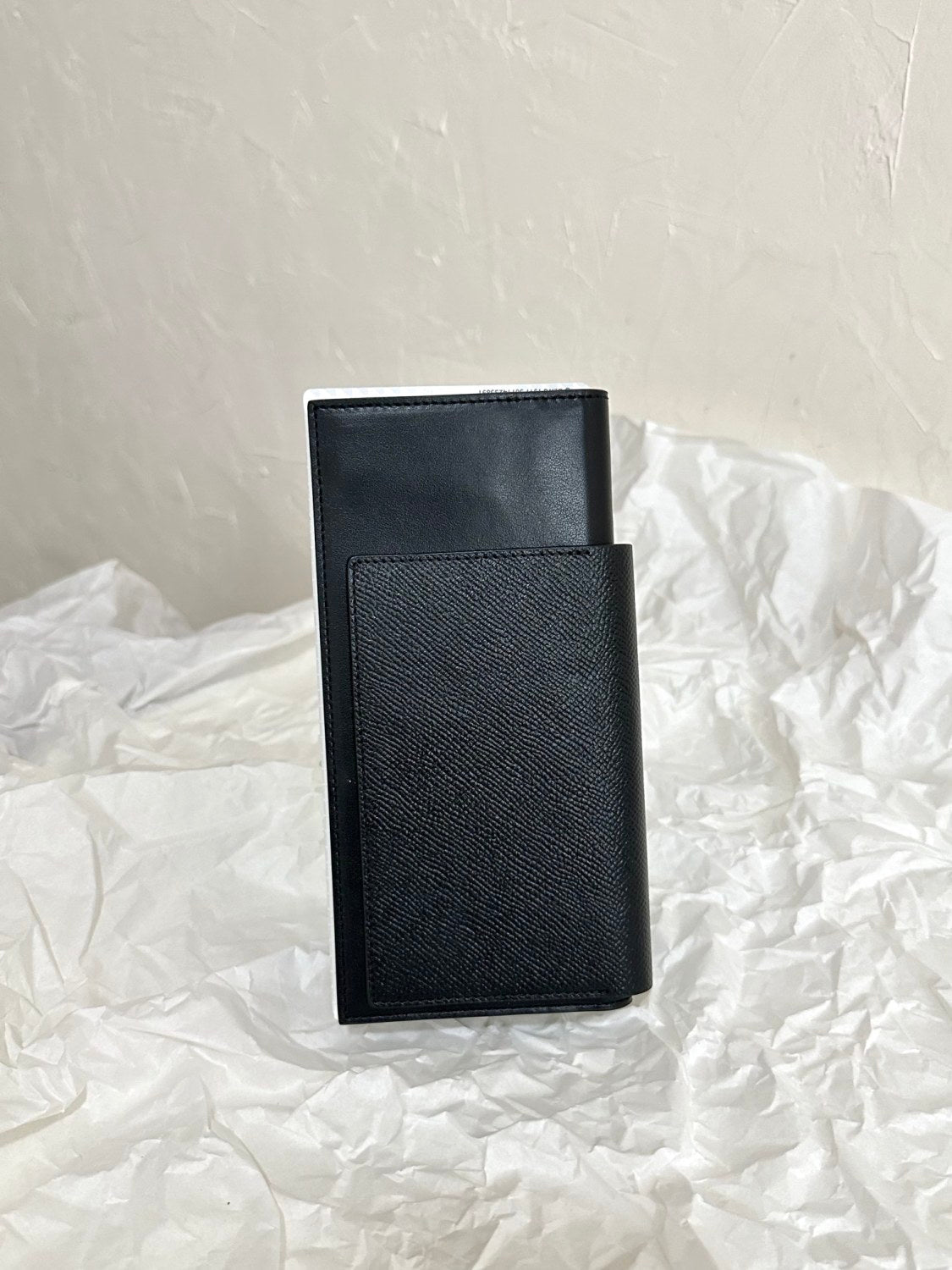Balenciaga Men's Solid Color Alphabet Logo Embossed Lambskin Passport Case Wallet Cell Phone Bag Bags #195349