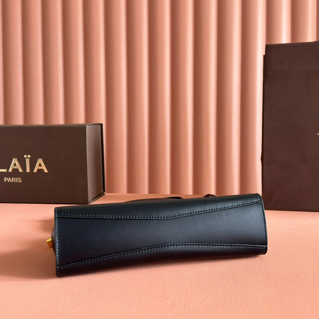 Alaïa Noir Le Click East West Small Bag in Calfskin #336794