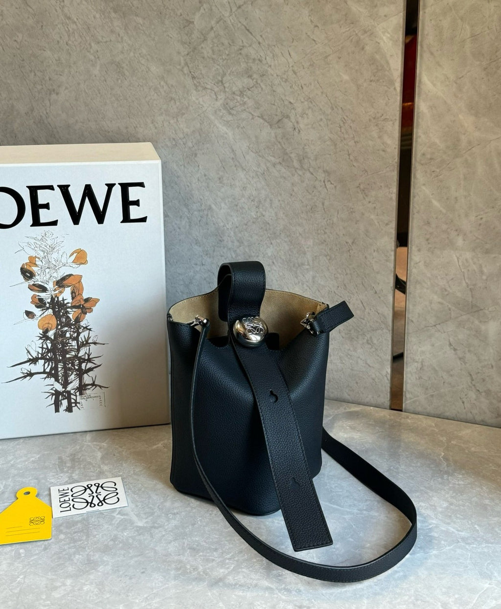 Loewe Mini Pebble Bucke #376317
