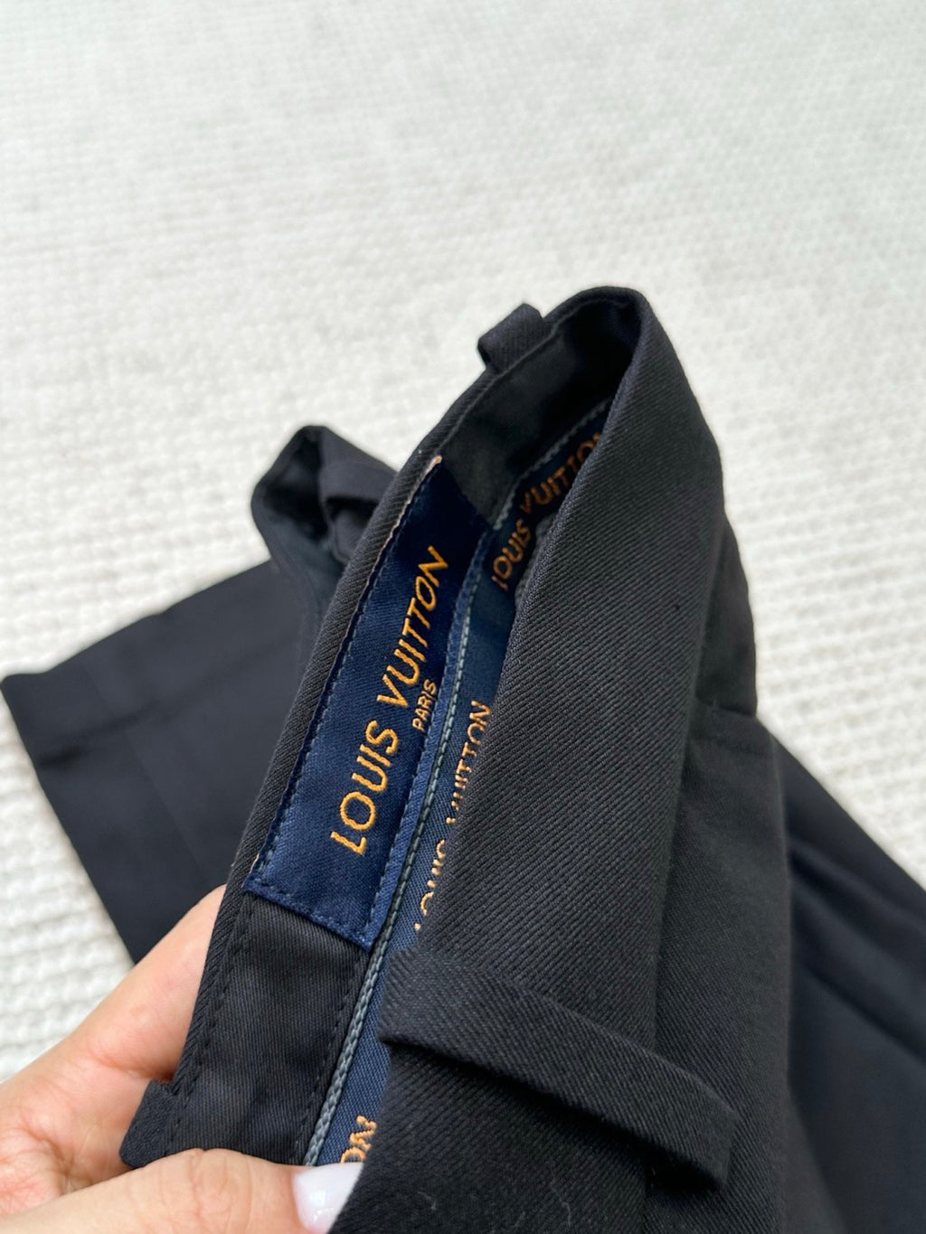 Louis Vuitton SS25 Men's Spring and Summer Solid Color Sheep Wool Straight Casual Pants #332664