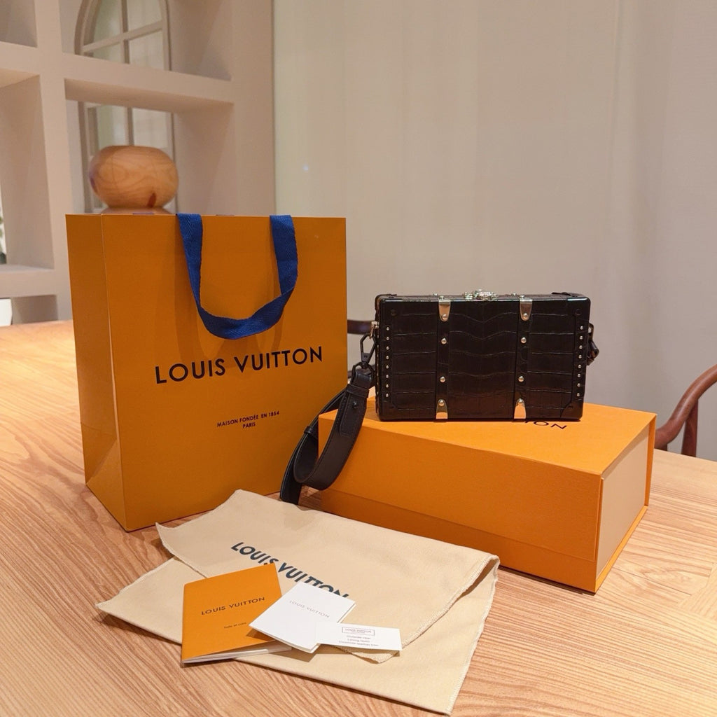 Louis Vuitton Crocodile Leather Pattern Handbag #382399