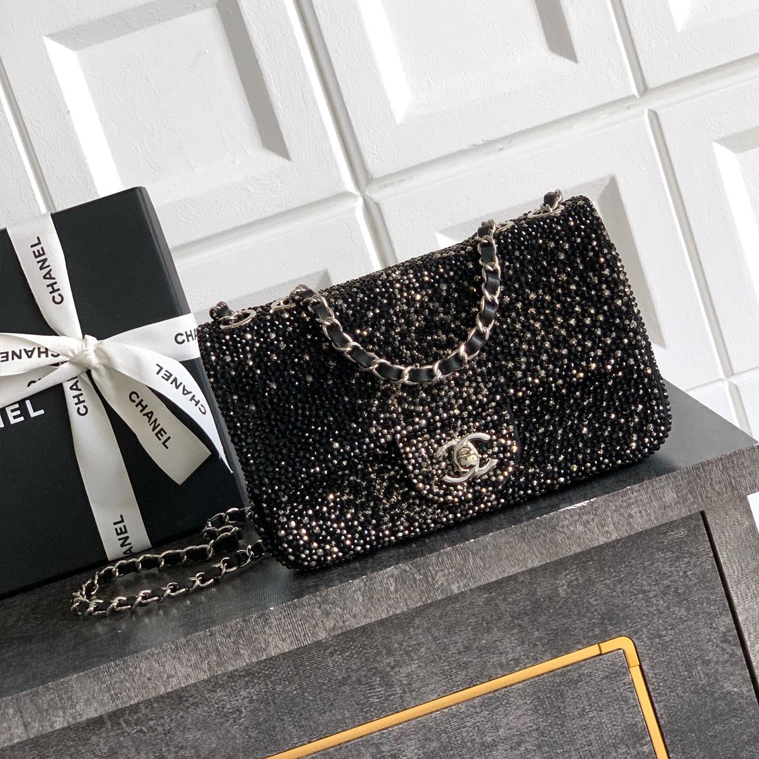 Chanel Women's Full-Diamond Logo Single-Shoulder Crossbody Bag Casual Solid-Color Chain-Strap Flip-Top Rotating Closure Handbag Bag Bags #81562
