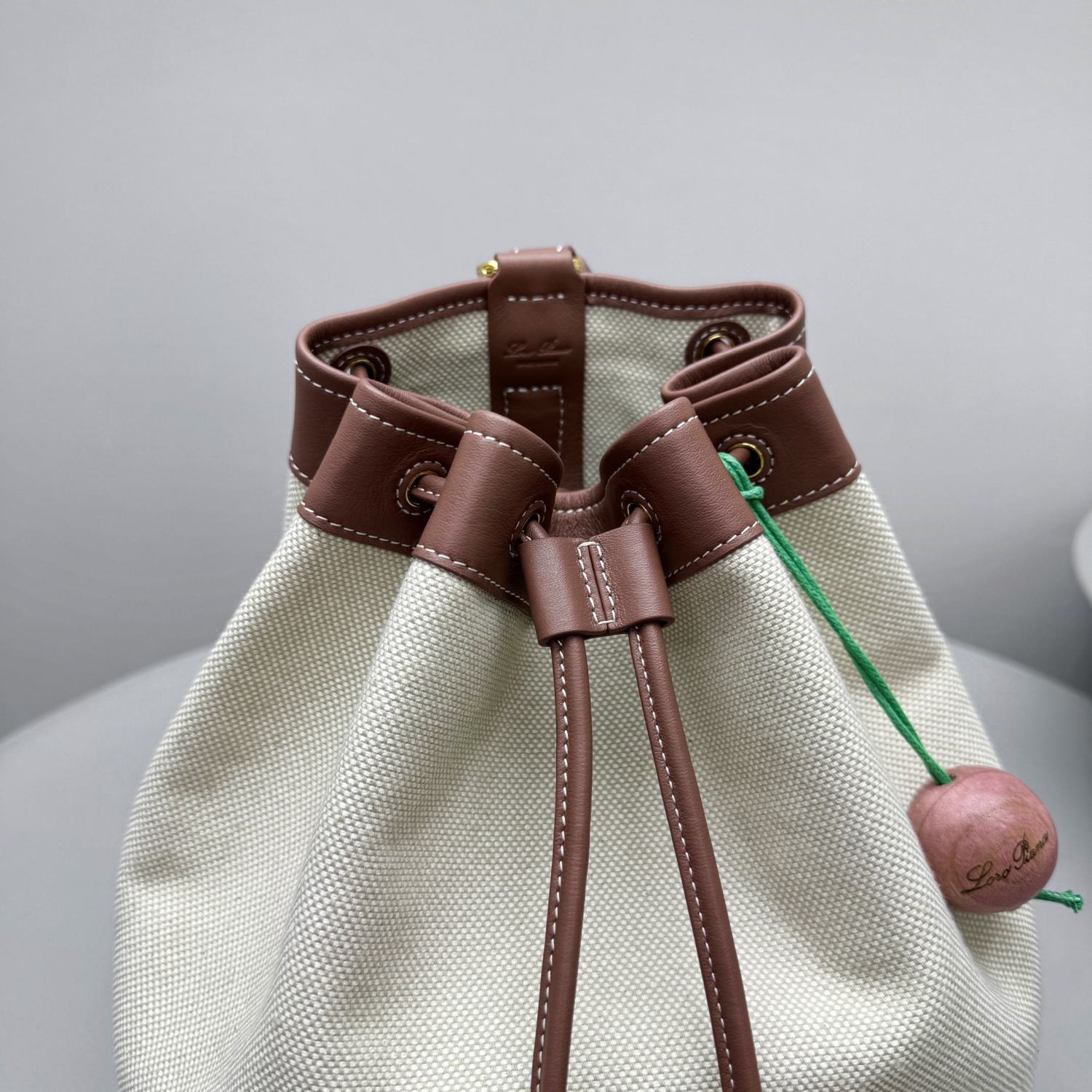 Loro Piana Women's Solid Color Adjustable Shoulder Strap Extra Drawstring Shoulder Bag Bags #76521