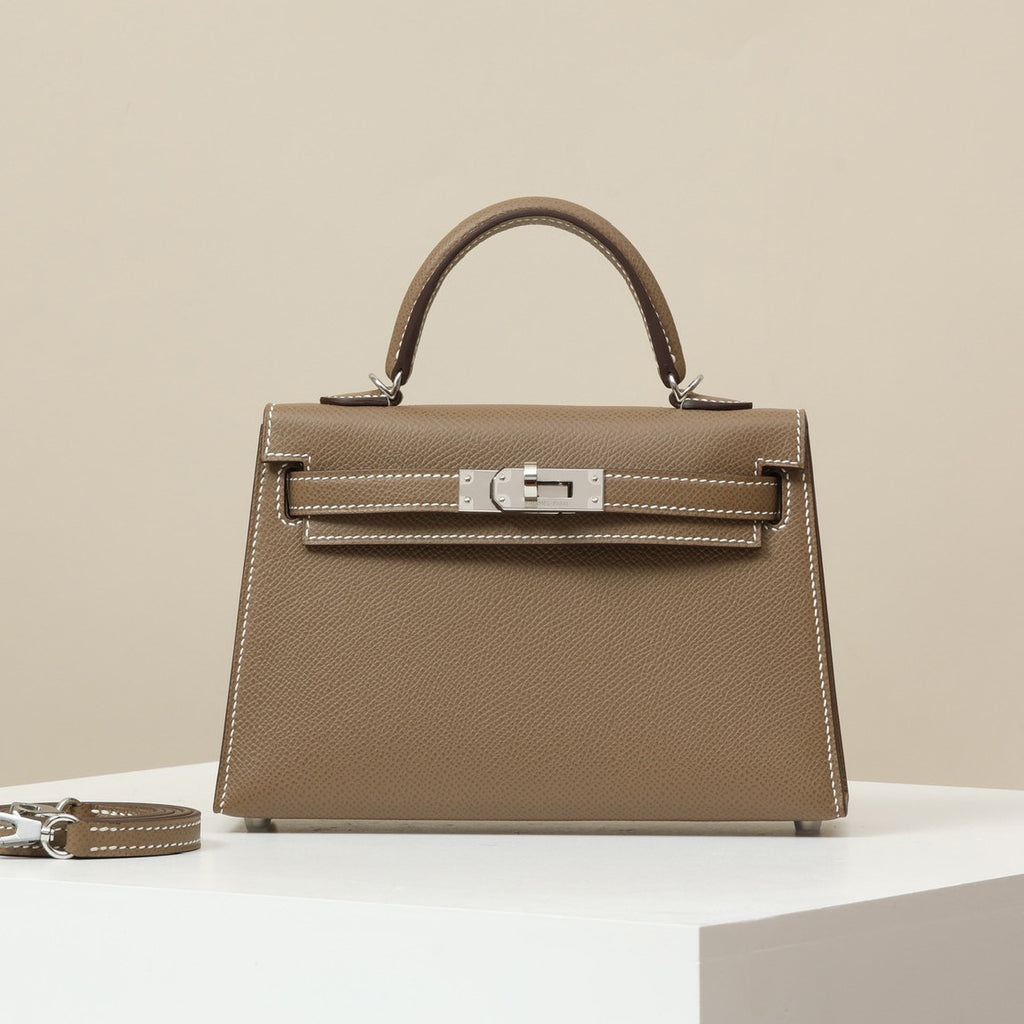 Hermes Solid Color Handbag Temperament Metal Buckle Kelly Bag Accessories Handcrafted Leather Bag From The Original Factory's Premium Custom Collection #74557
