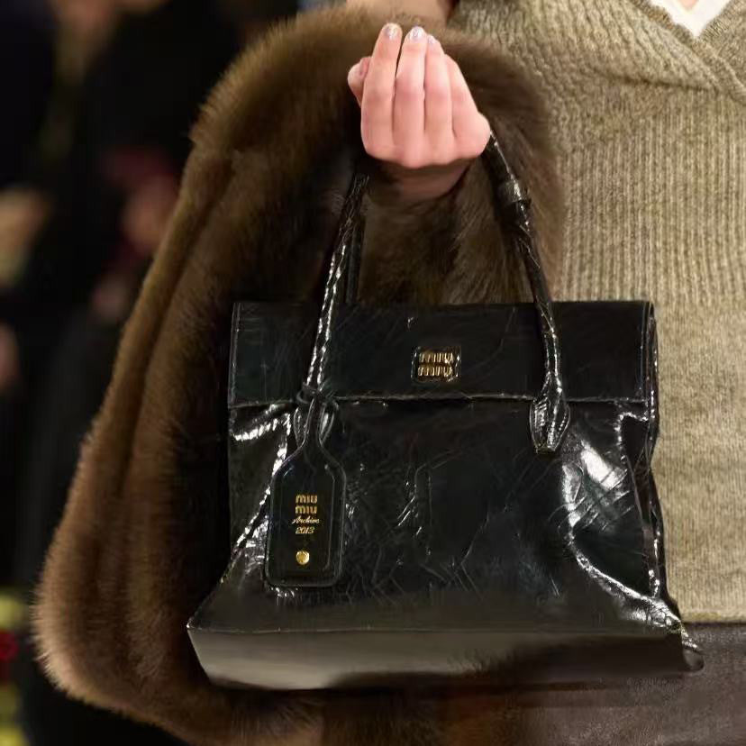 MiuMiu Jang Won-young Leather Double-sided flap Vintage handbag Shoulder bag bags #194095