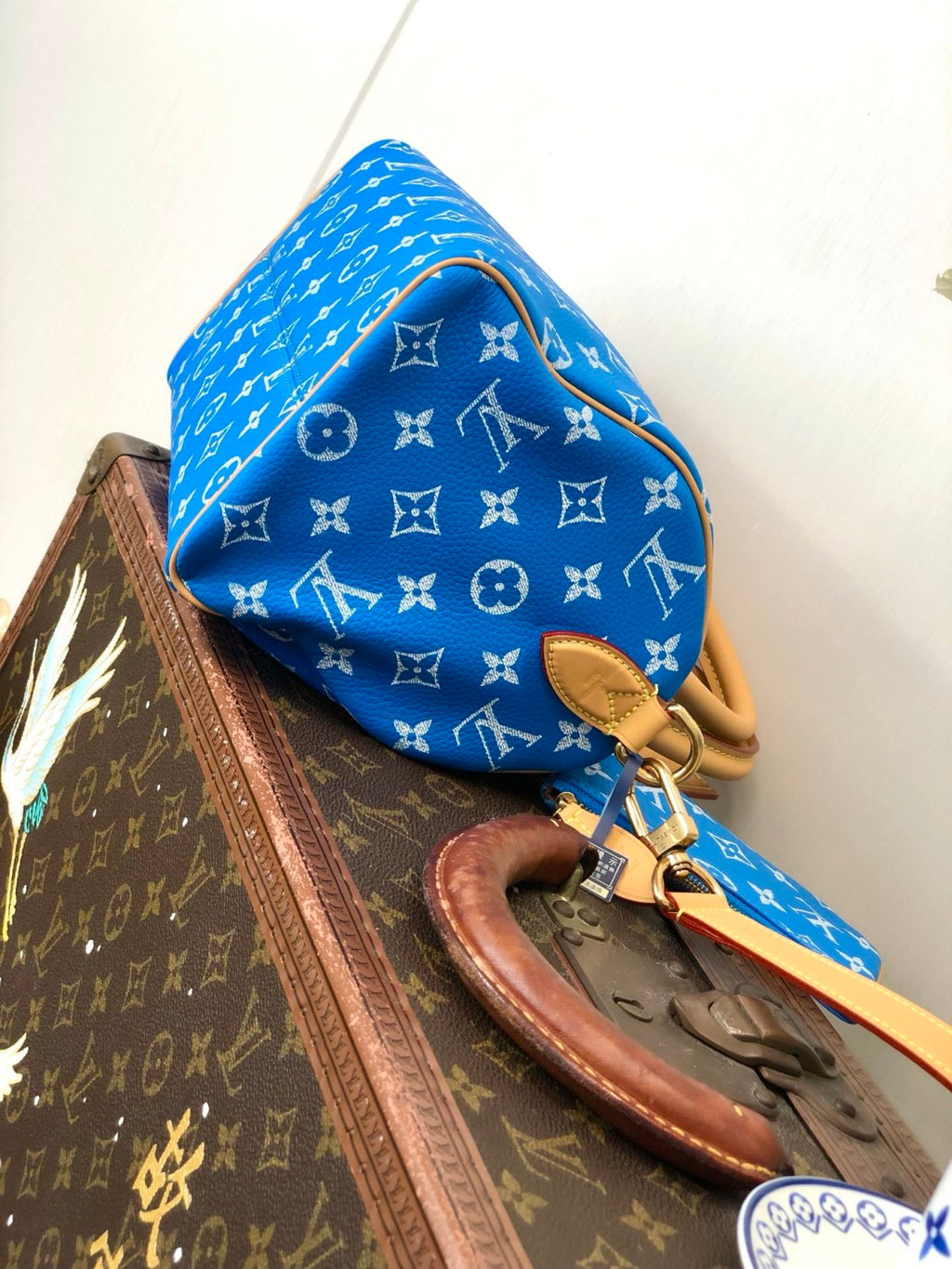 Louis Vuitton Women's Fashion Classic Sapphire Blue Logo Zipper Closure Leather Shoulder Bag Handbags In Small Medium And Large Sizes Crossbody Bag Bags #78656