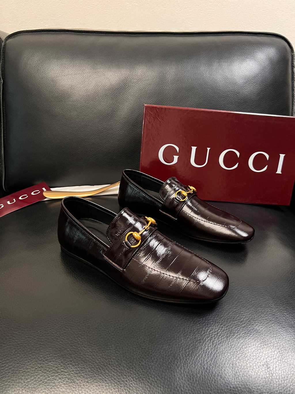 GUCCI Men's Ragazzo Eel Loafer in Dark Brown #388024